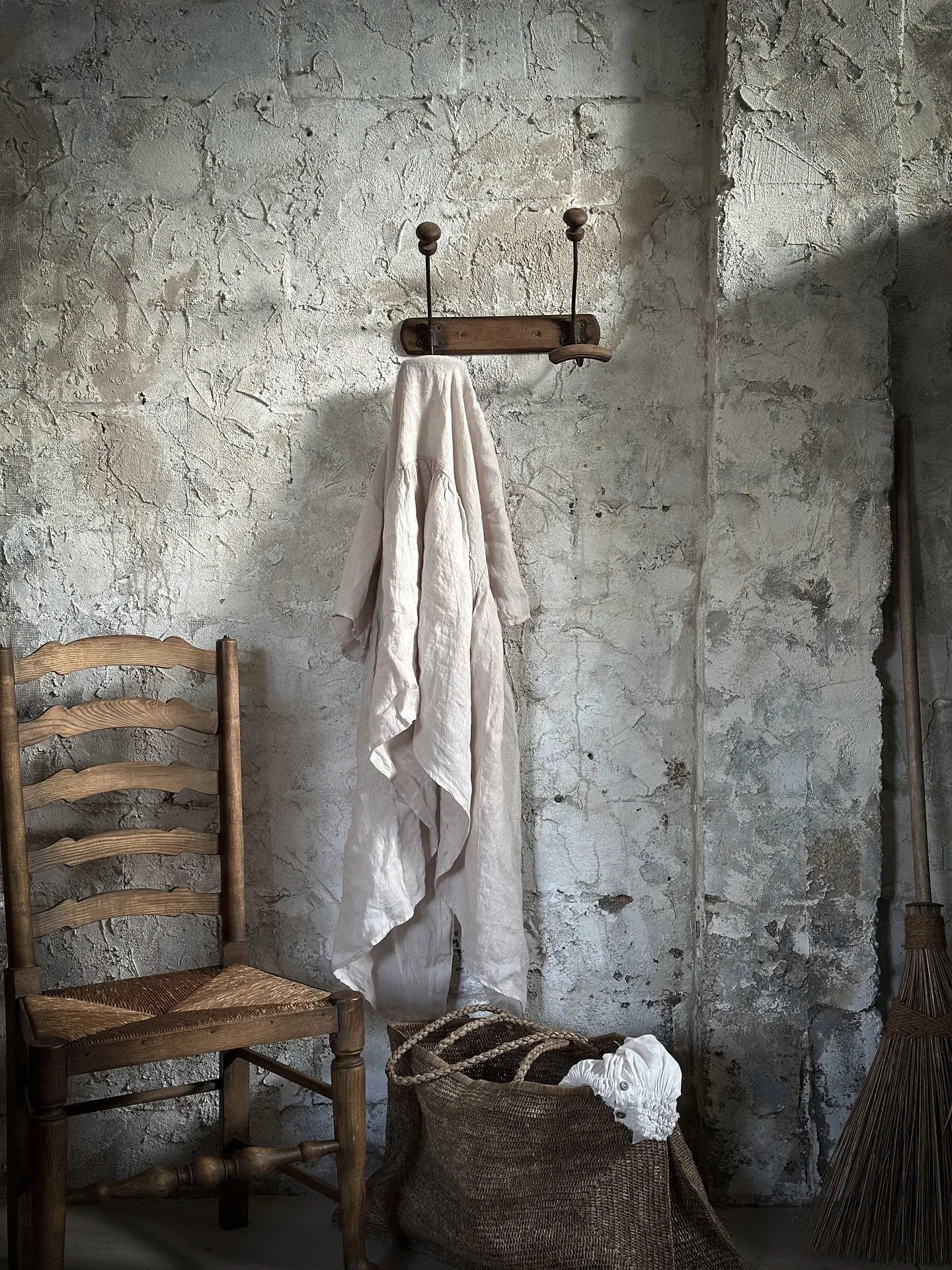 Our &lsquo;new collection&rsquo; will be online Monday, September 22 at 8.00 am. Treasures that will steel your heart and those you won&rsquo;t be able to resist, don&rsquo;t miss out! 

#antiques #interiordesign #vintagedecor #vintagehomedecor #fren
