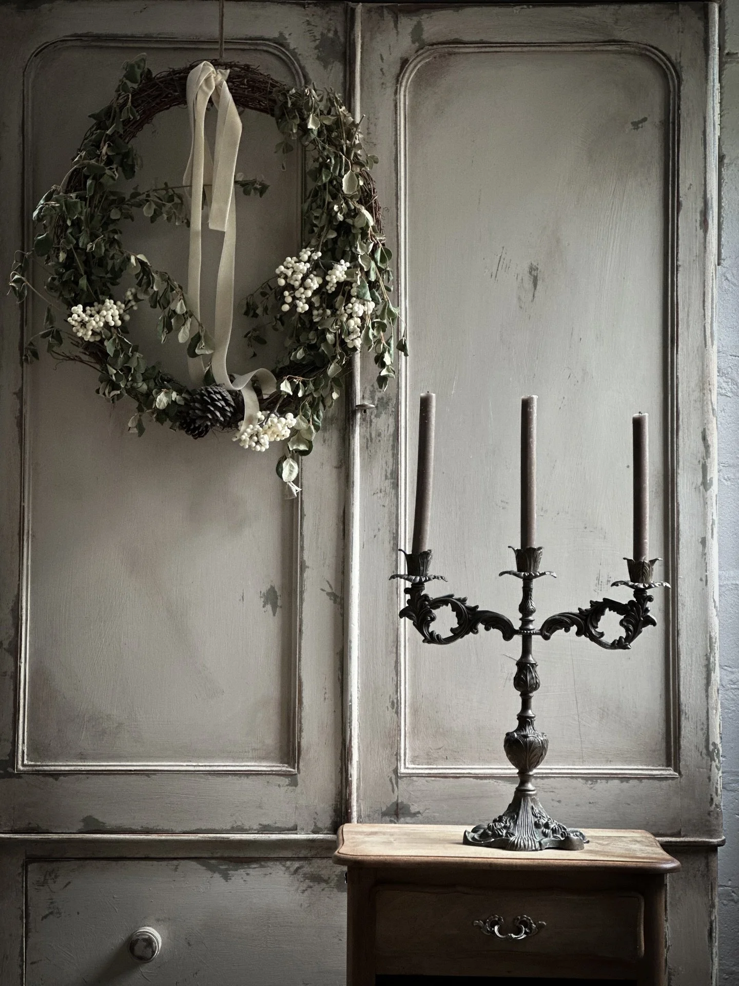 New pieces have arrived! 
Thoughtful objects that bring quiet magic and lasting meaning to your space at this special time of year. 

Find them in our online store at www.familyfounded.com.au

#antiques #vintagedecor