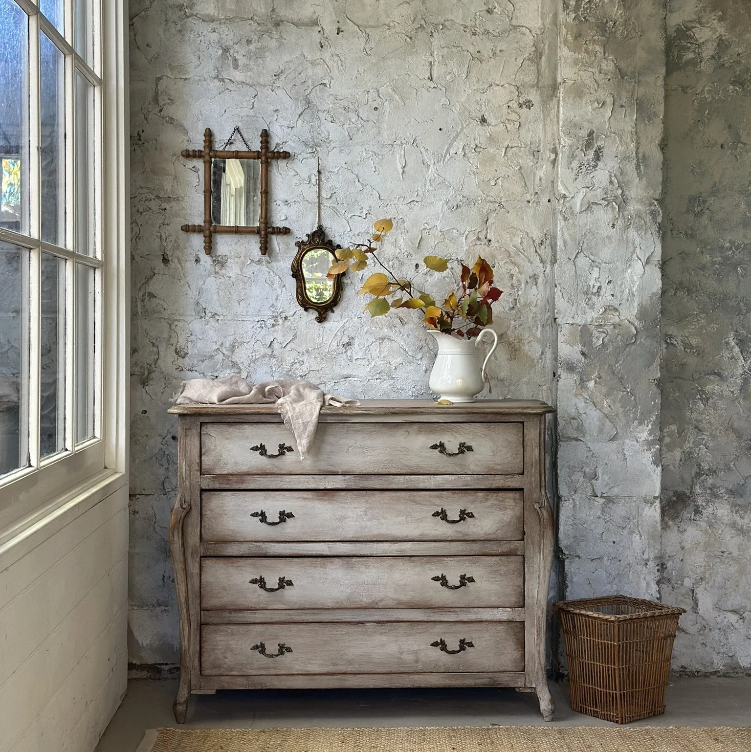 French chest of drawers