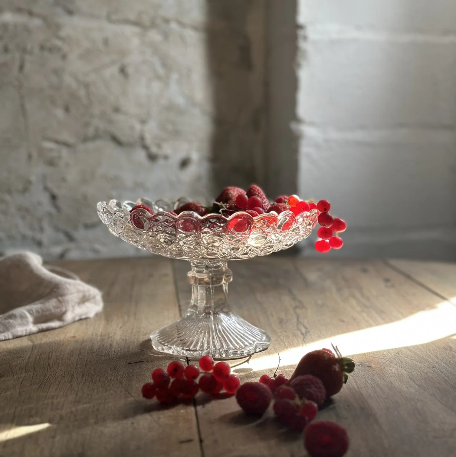 Petite cake stand