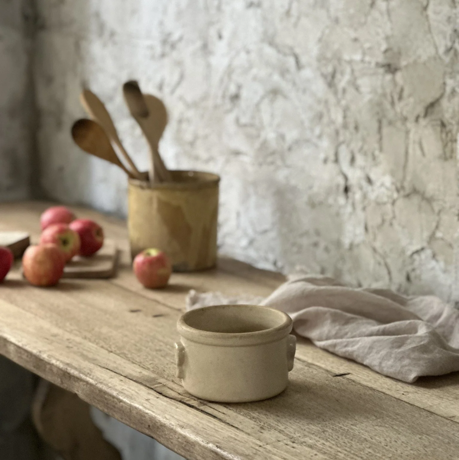 Ceramic pot