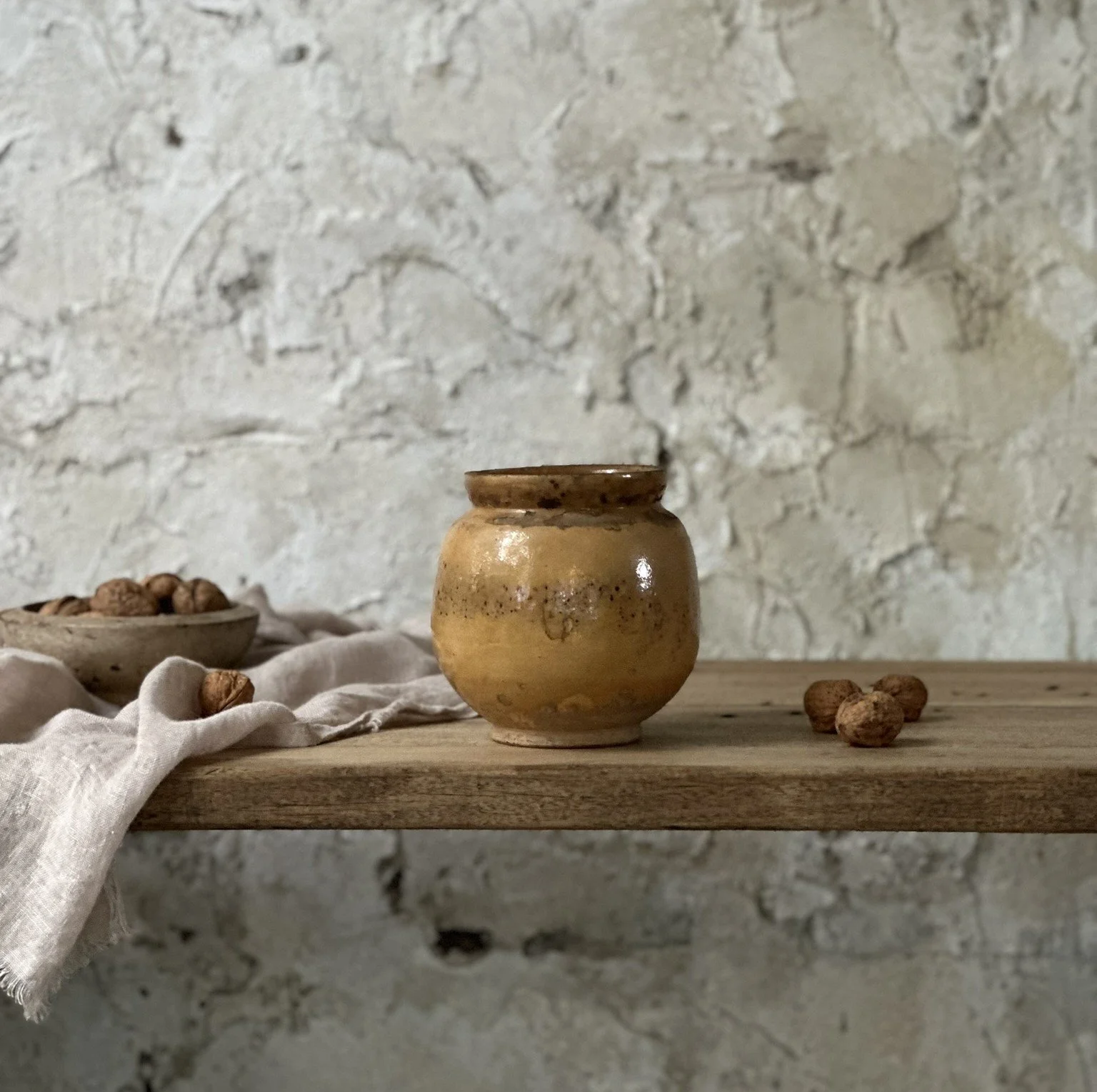 Pottery pot