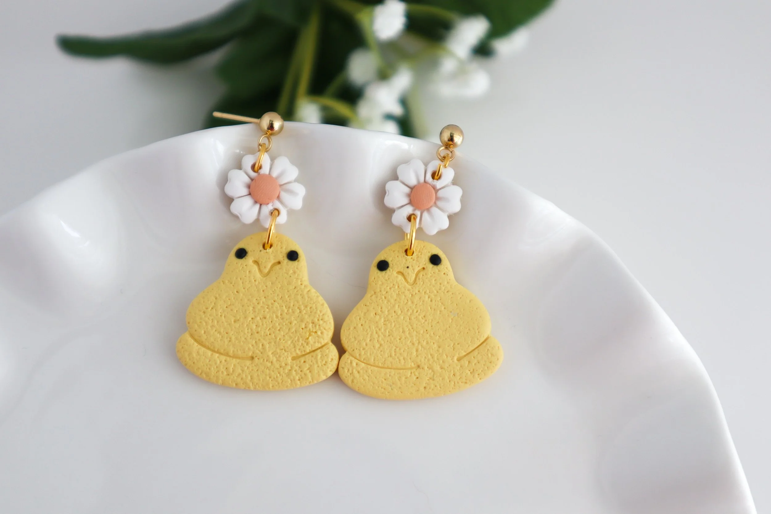 marshmallow-chick-polymer-clay-easter-earrings1.jpg