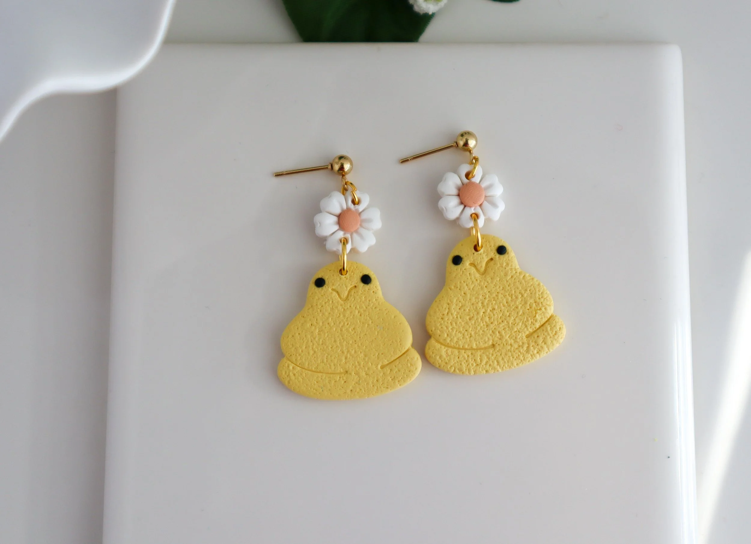 marshmallow-chick-polymer-clay-easter-earrings2.jpg