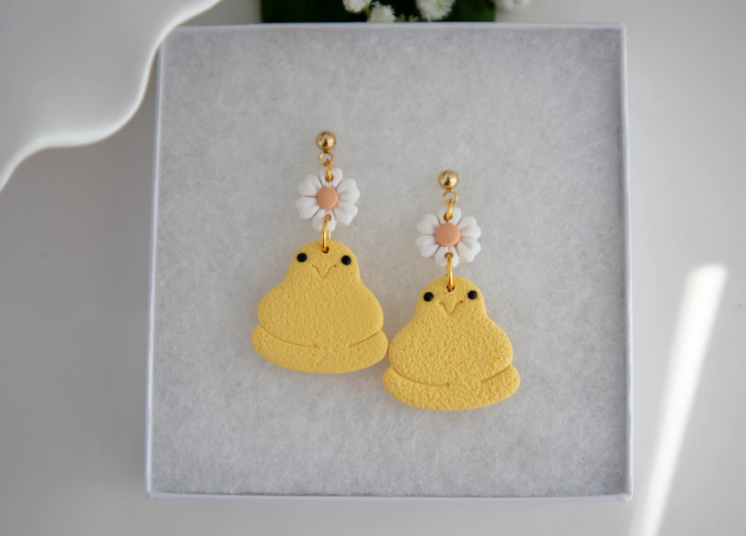 marshmallow-chick-polymer-clay-easter-earrings4.jpg