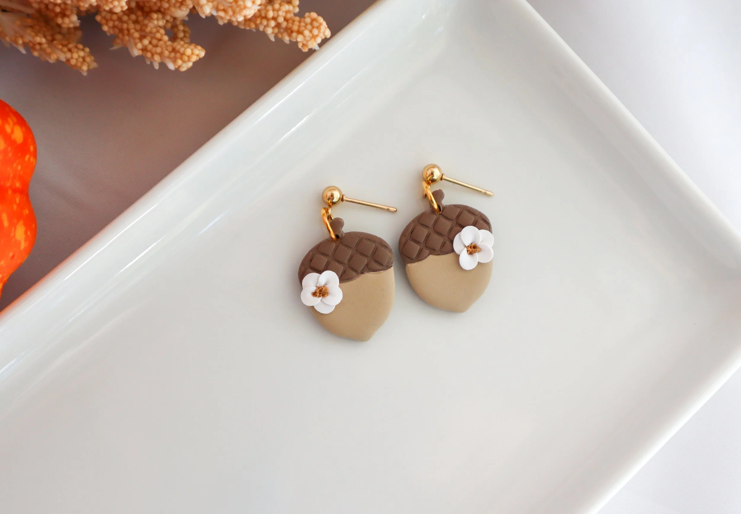 Cute Acorn Earrings – Lightweight Handmade Autumn Jewelry