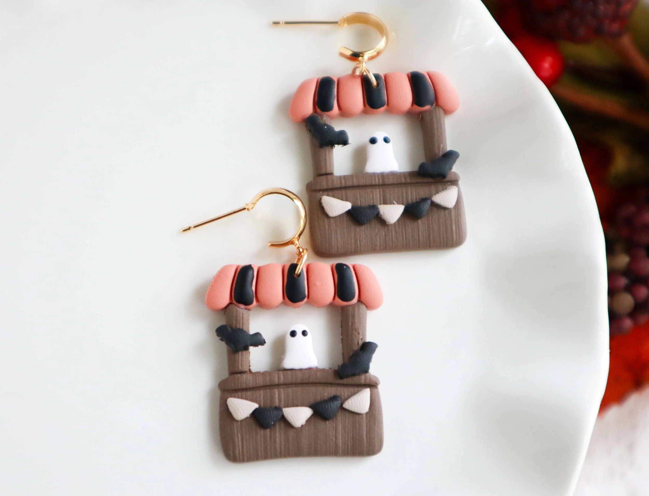 Ghost Market Stand Earrings