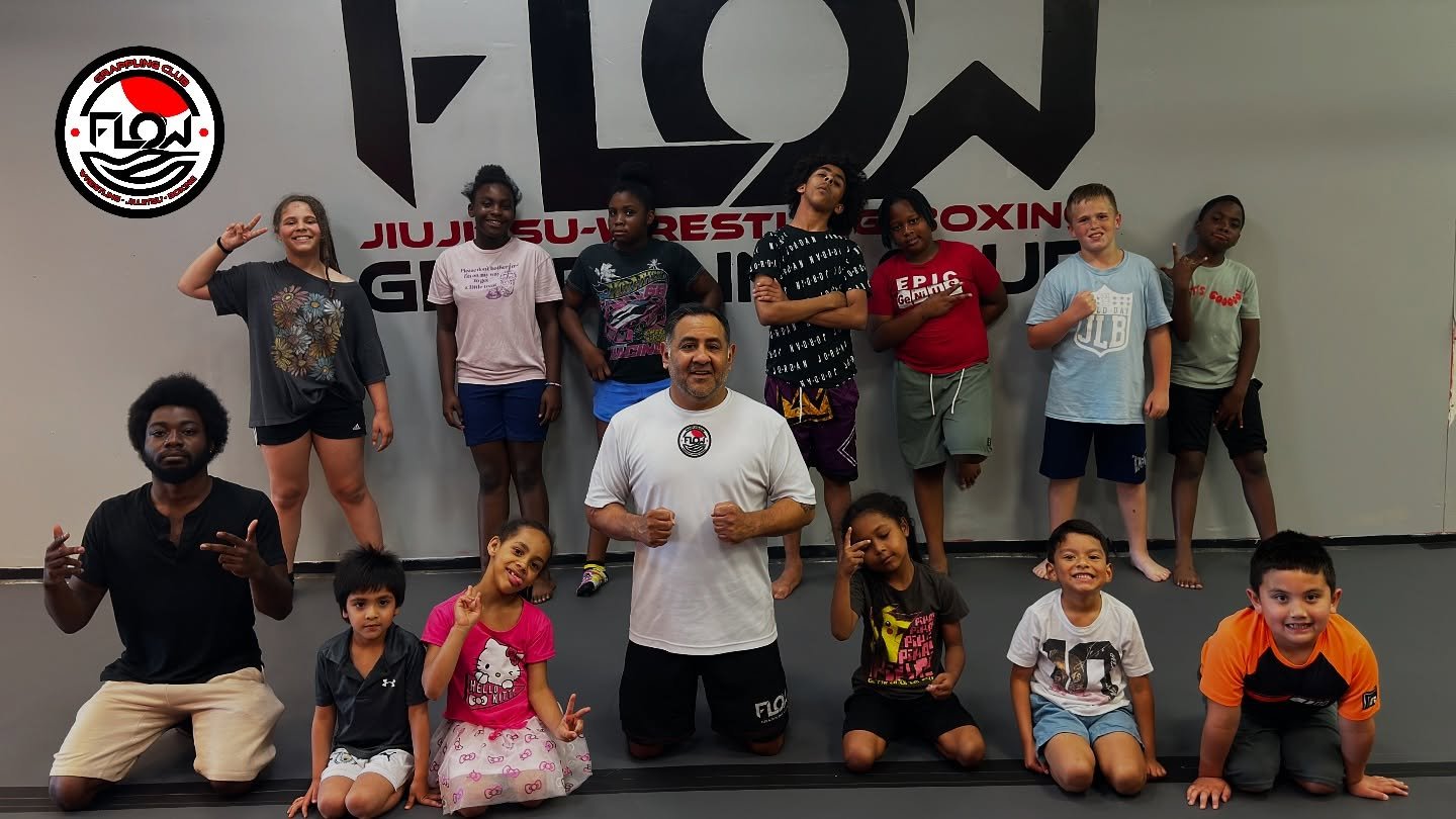 Kids and adults put in that work today! 💪 Everyone was pushing each other to become the best version of themselves! ☝️
⭐️More info & FREE trial at FlowGrapplingClub.com⭐️
—————————
#fitne