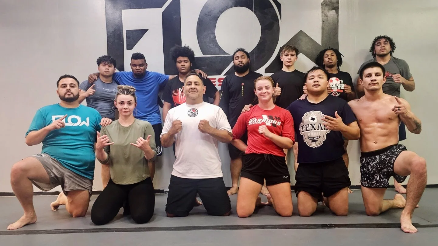 Hump day grind in full effect, on the mat getting that work in! 🐪💪
⭐️More info & FREE trial at FlowGrapplingClub.com⭐️
—————————
#fitness #cardio #nogi #bjj #wrestling #jiujitsu #boxing #
