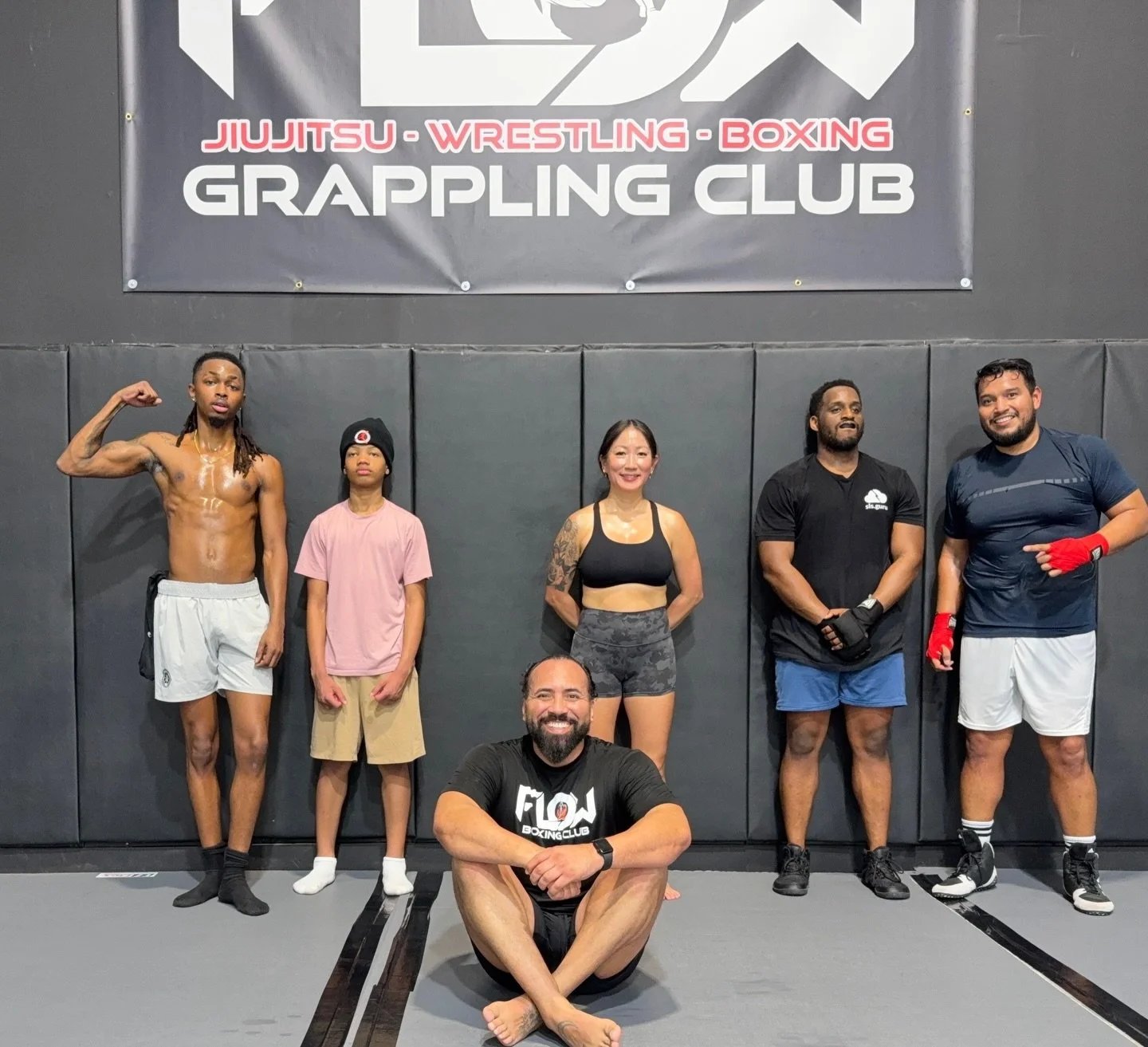 Friday night boxing 🥊 

❗️More info at FlowGrapplingClub.com