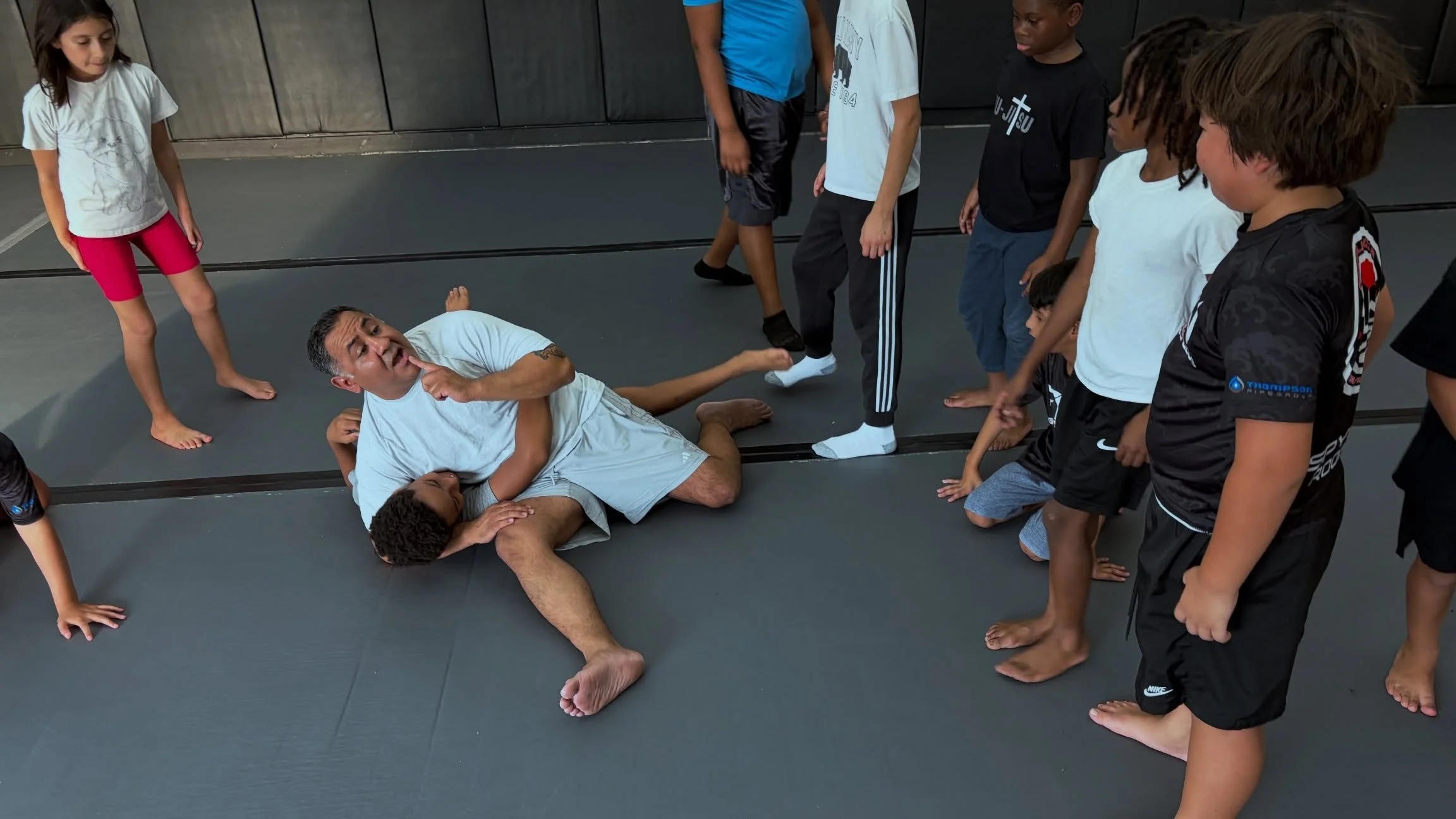 Join us on the mats!

🛜More info at FlowGrapplingClub.com!