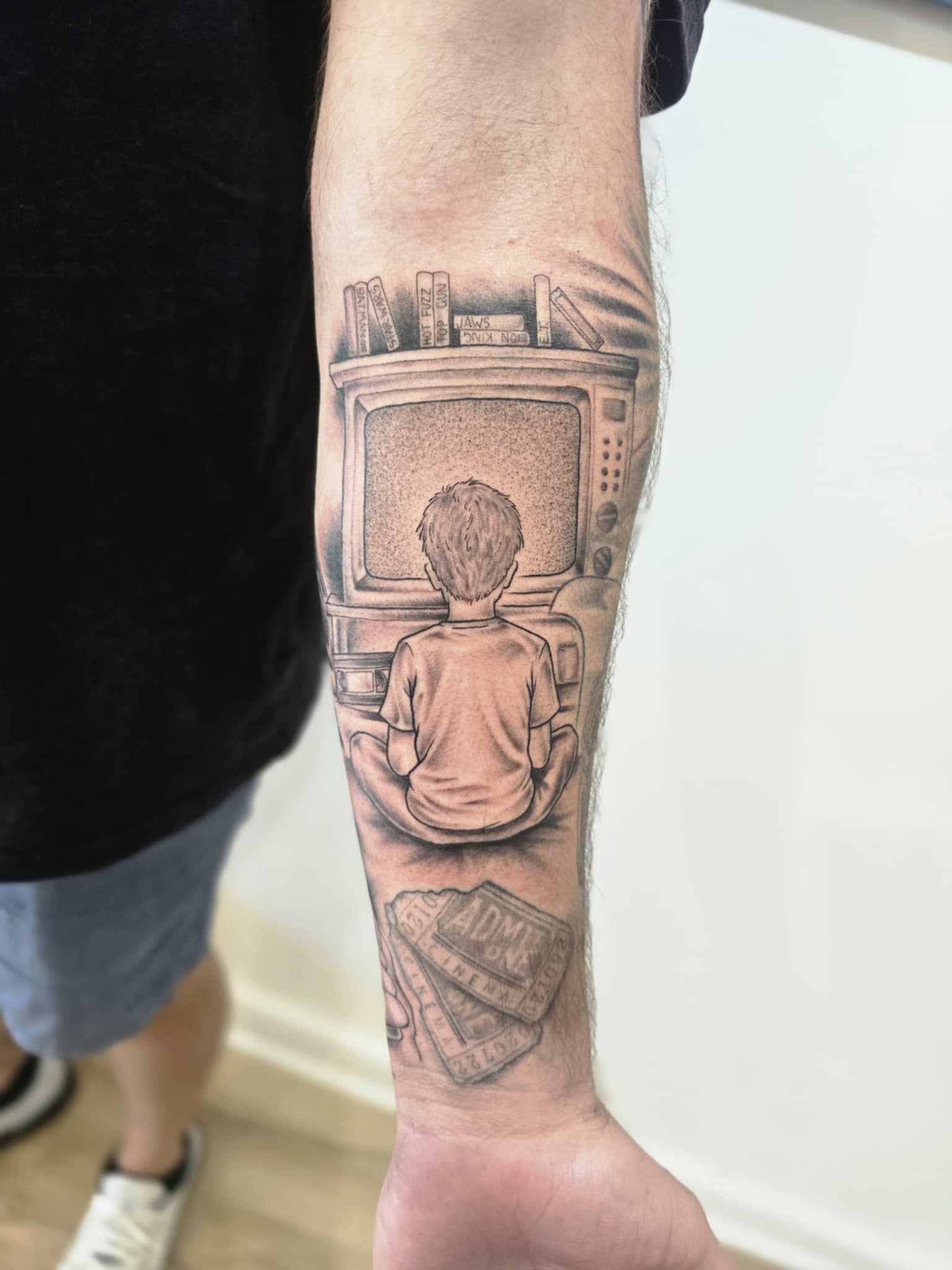 illustrative tattoo Melbourne tattoo studio, Michael Baker tattoo artist with 15 years experience and clean perfect lifework