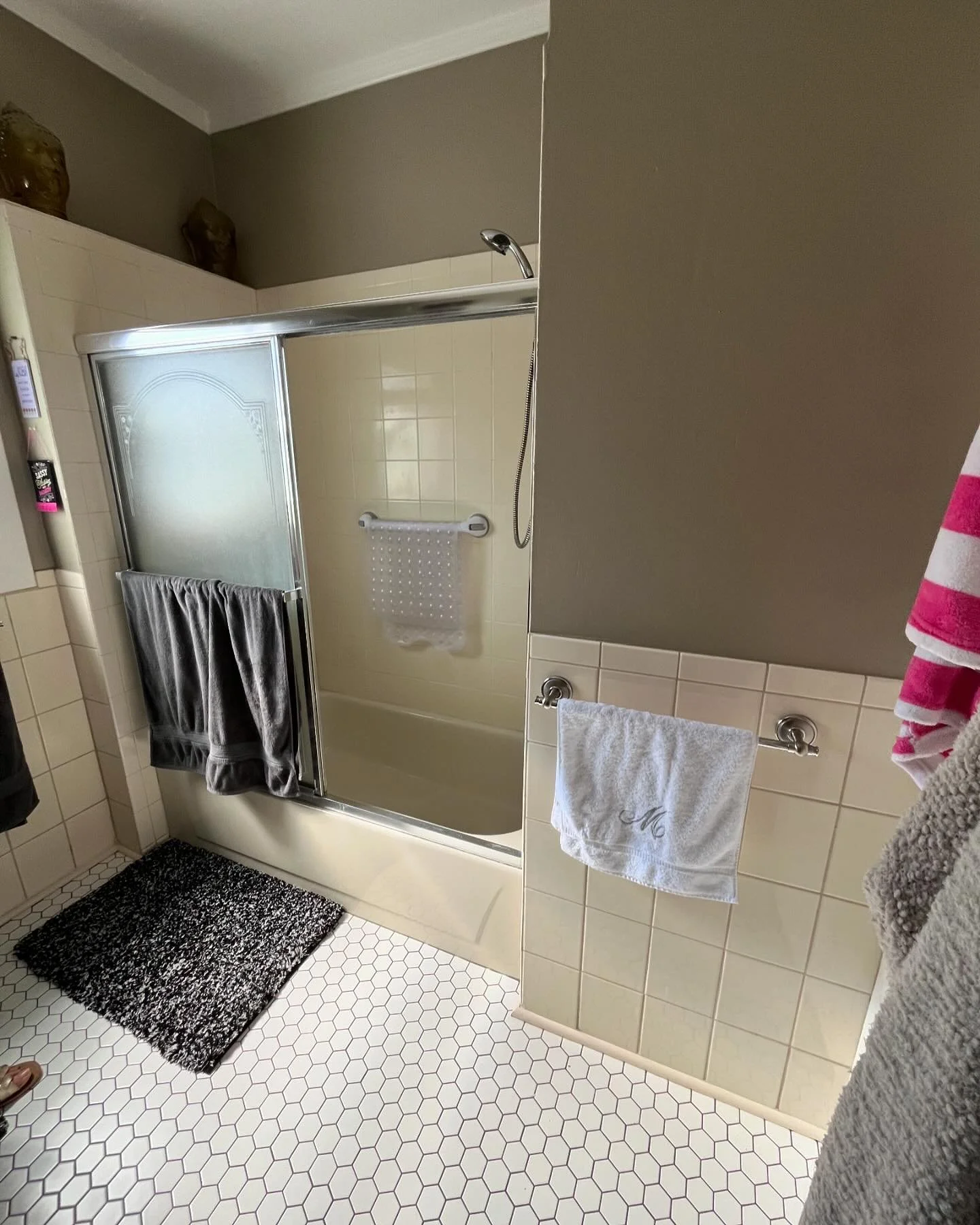 Bathroom facelift complete. #FiXTiT
