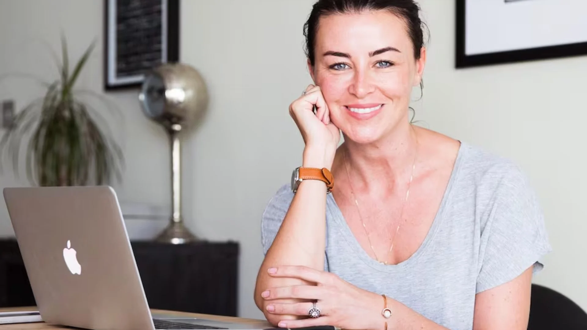 2018 The National: Women’s recruitment firm Hopscotch rebrands after securing seed investment