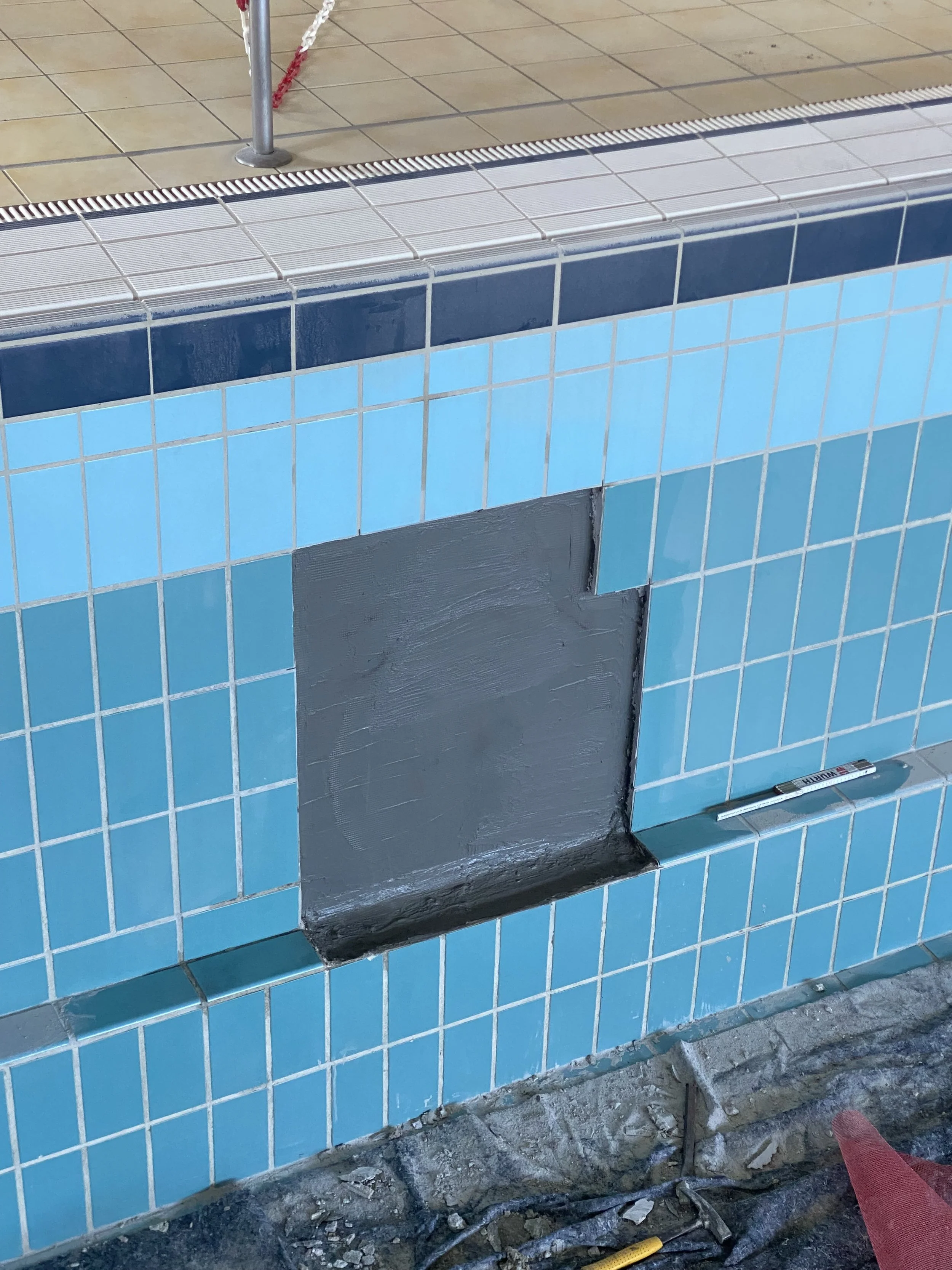 Begutachtung und Abdichtung eines Schadens im Schwimmbecken Stadtwerke Viernheim