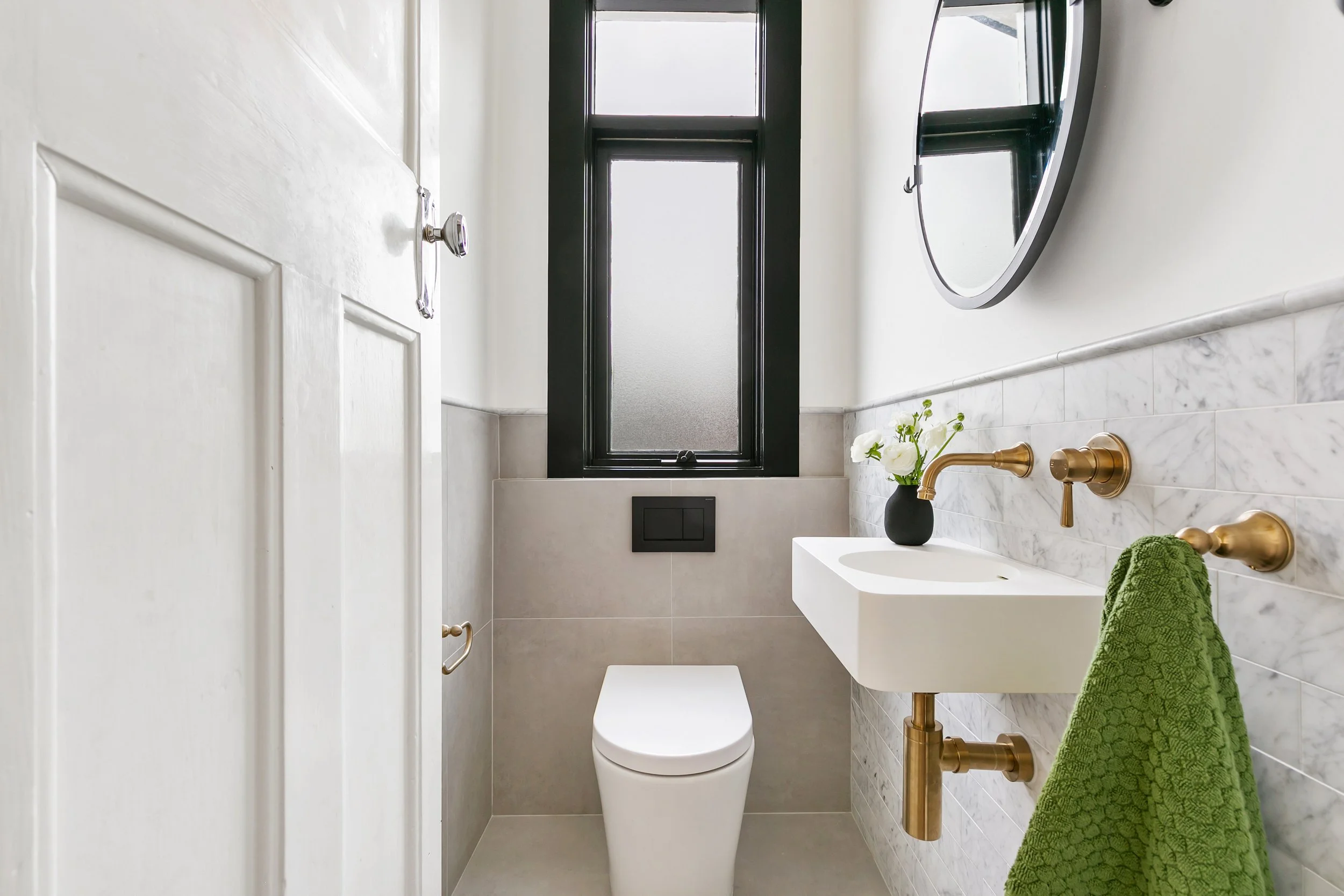SURREY HILLS — Yeomans Design & Build