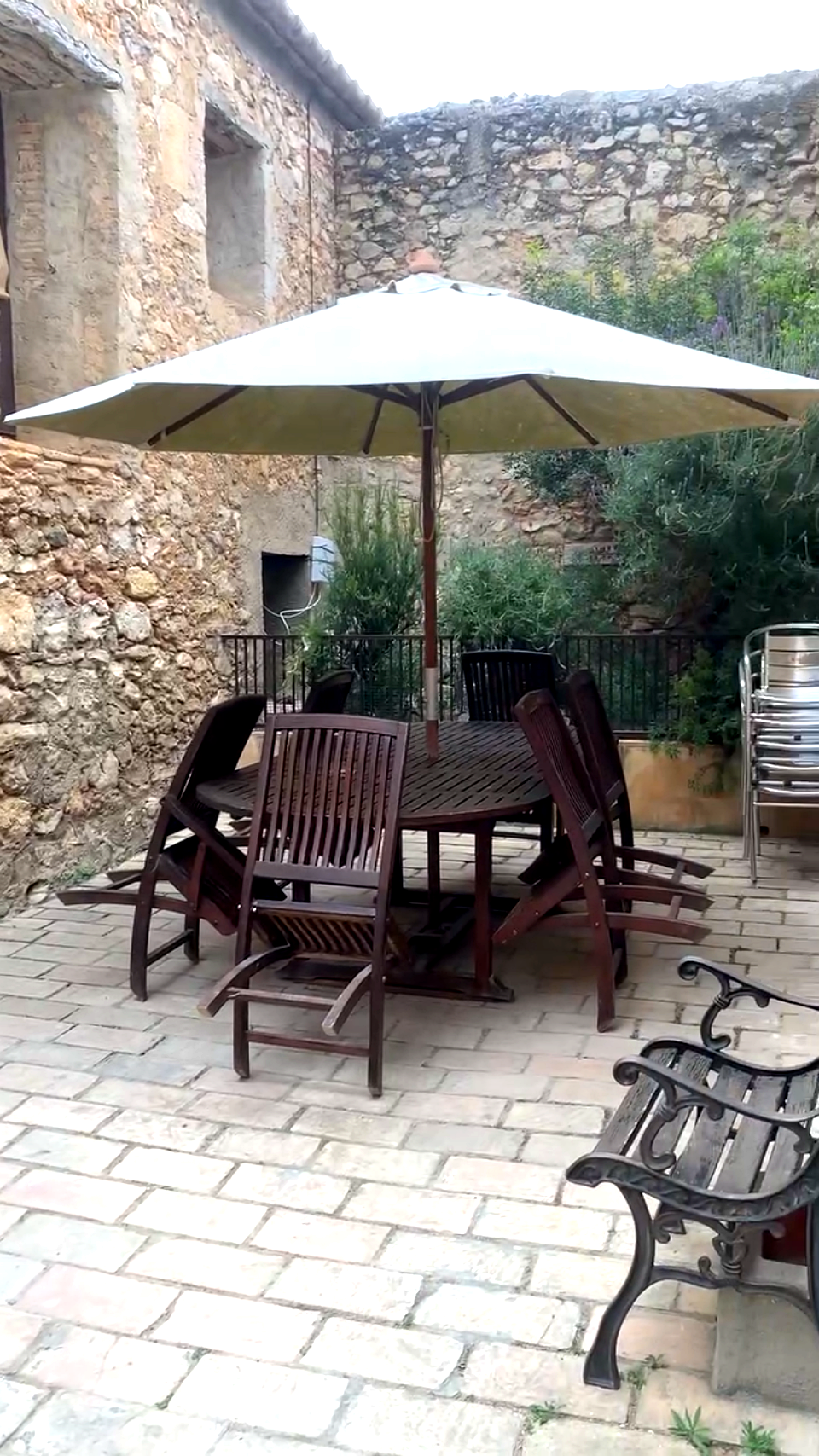 patiobrolly (1).PNG