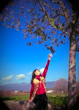 CONTE penjats d'una branca