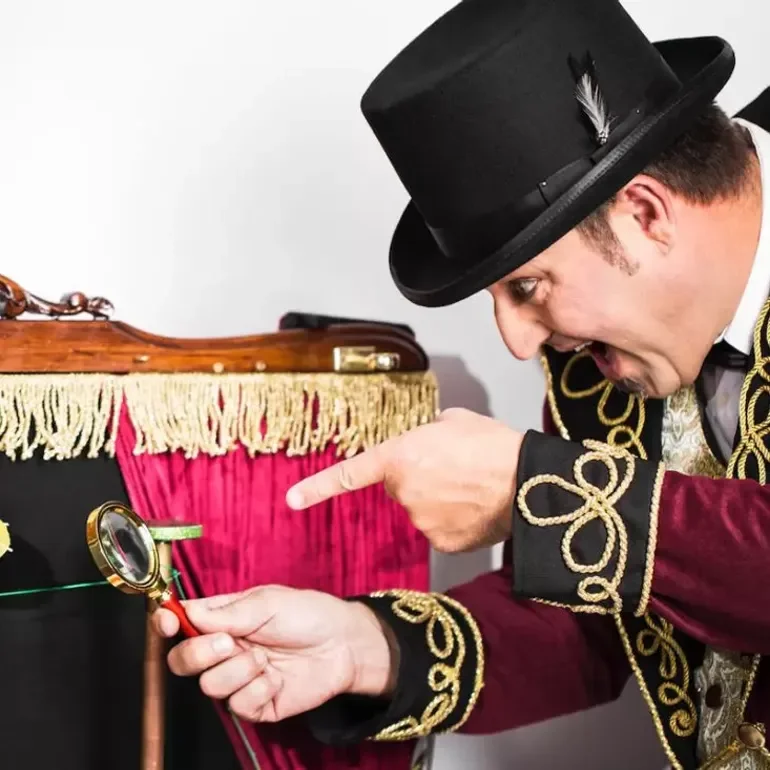 ESPECTACLE: El domador de Puces