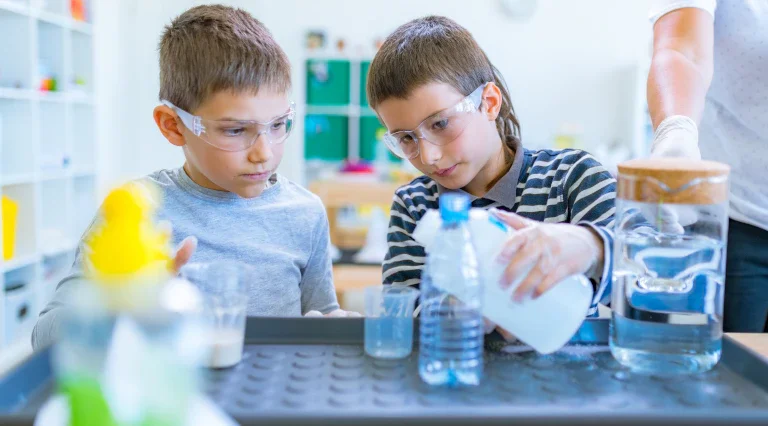 TALLER: Reacciona... tenim química