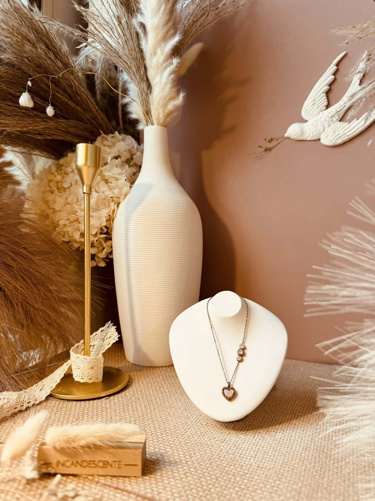 Bustier rond porte bijoux en plâtre