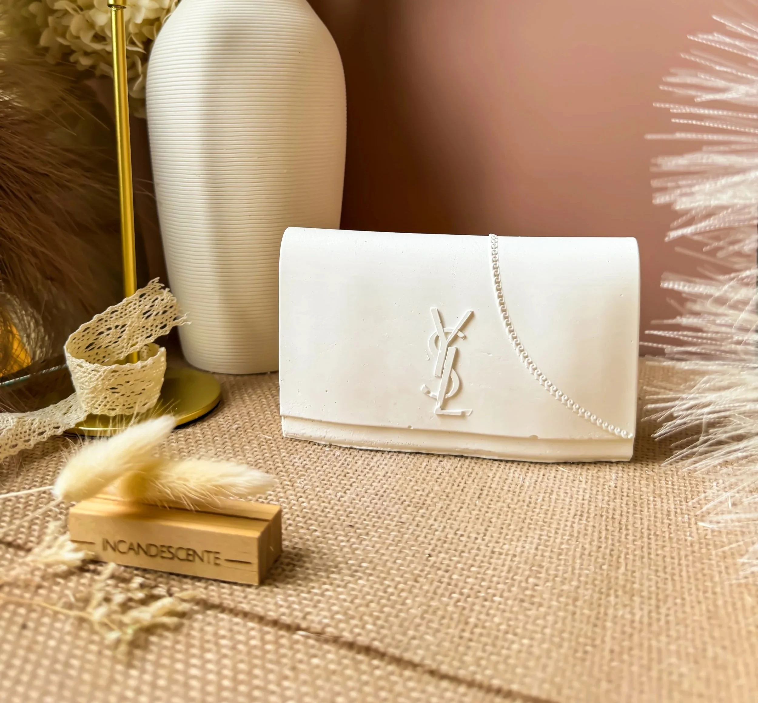 Sac à main YSL en plâtre