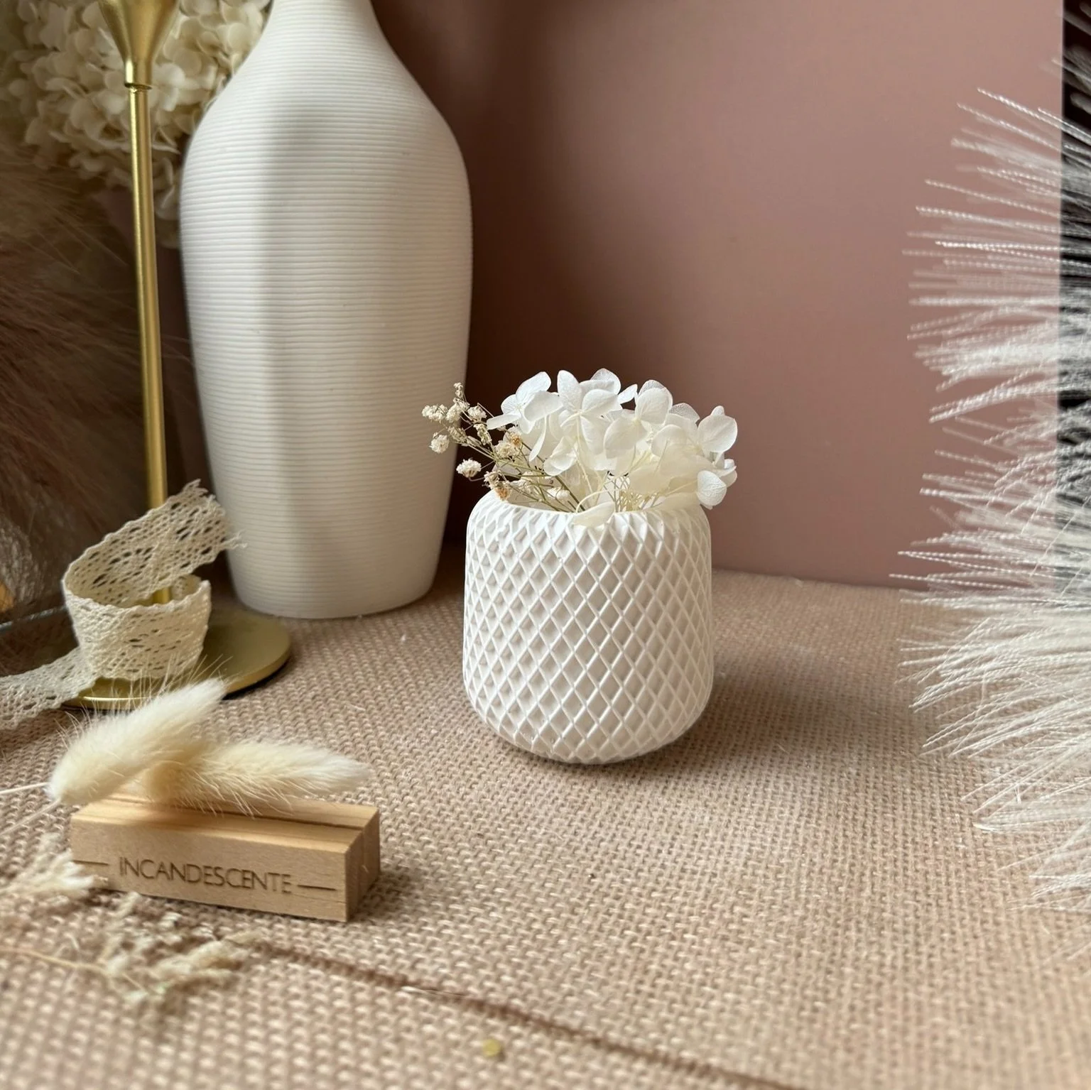 Petit pot quadrillage bougie ou vase en plâtre