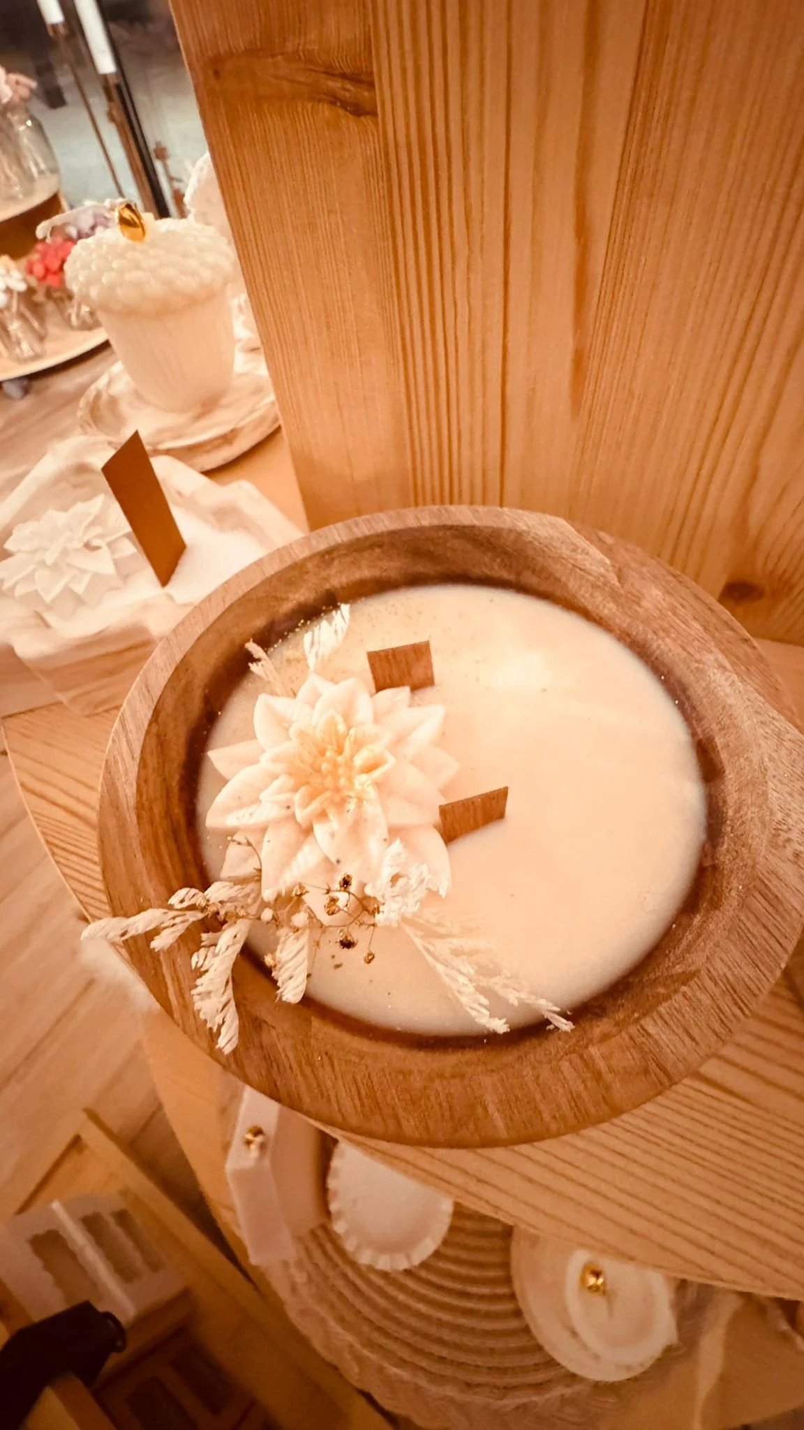 Bougie de noël et son contenant en bois