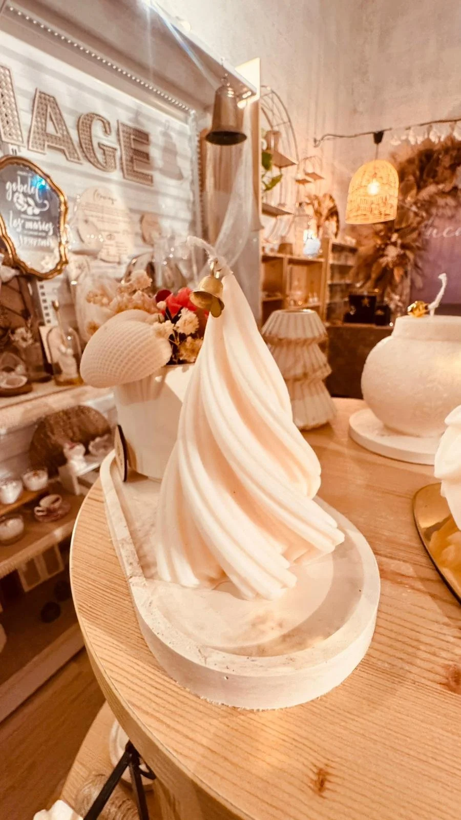 Sapin torsade en cire