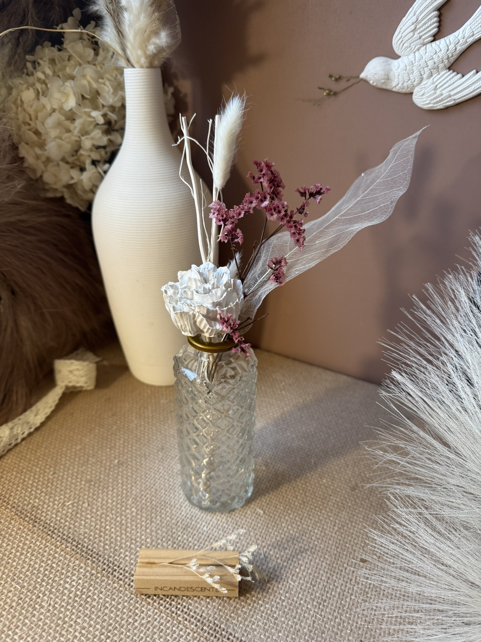 Bouquet de fleur en plâtre & son vase en verre