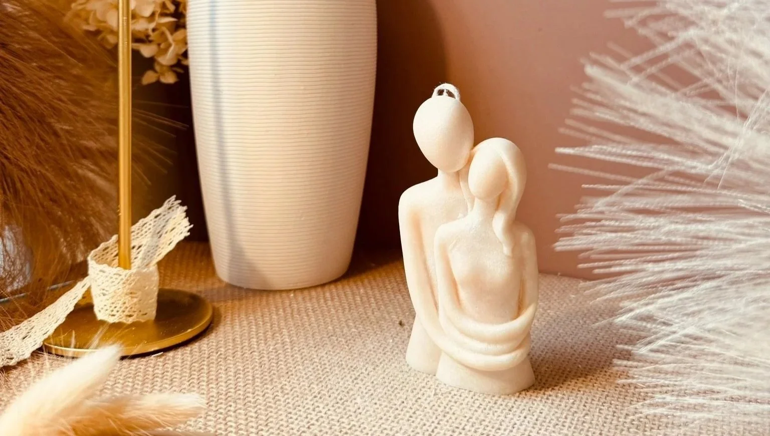 Bougie  couple enlacé en cire