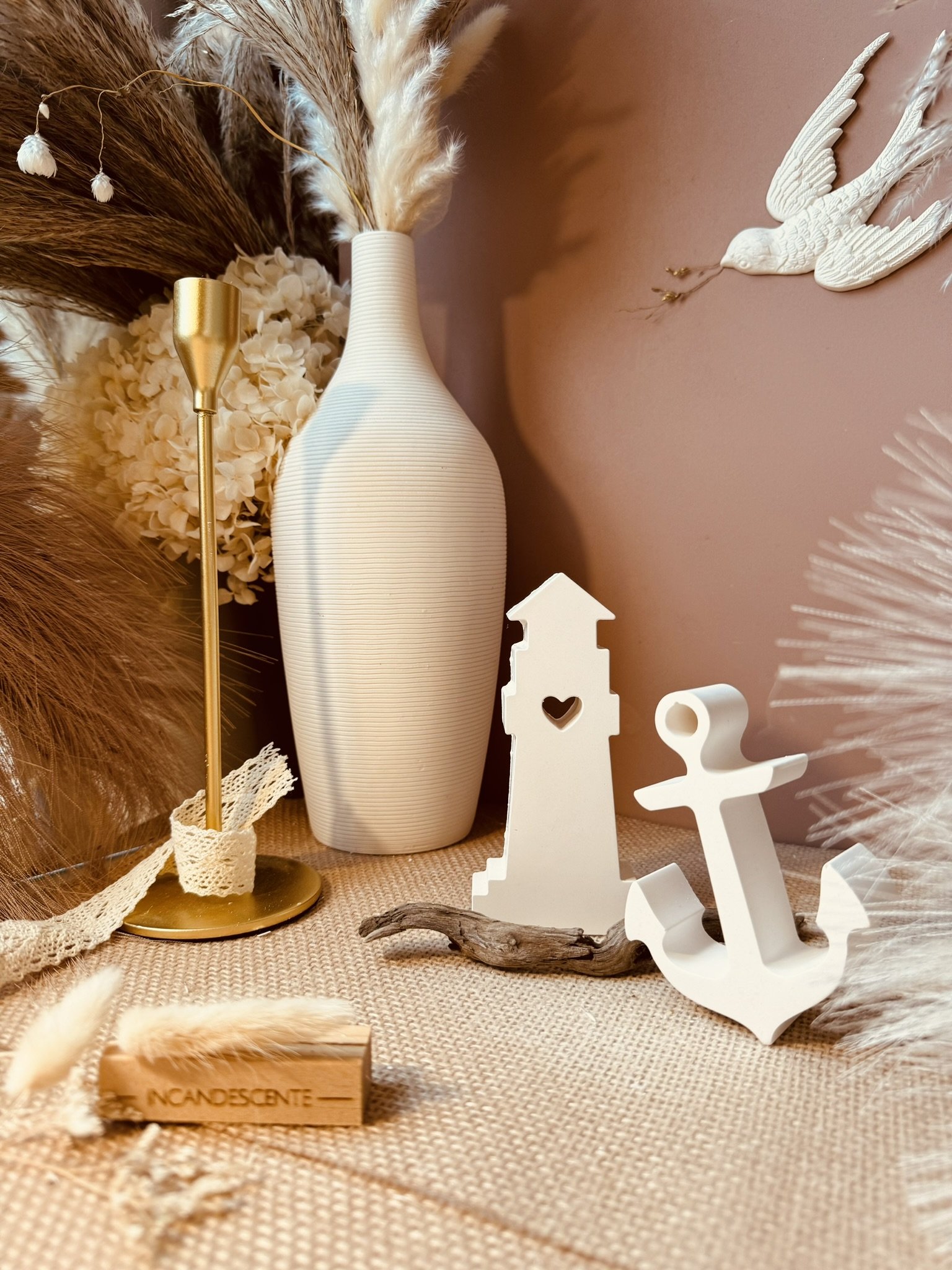 Phare et son encre en plâtre