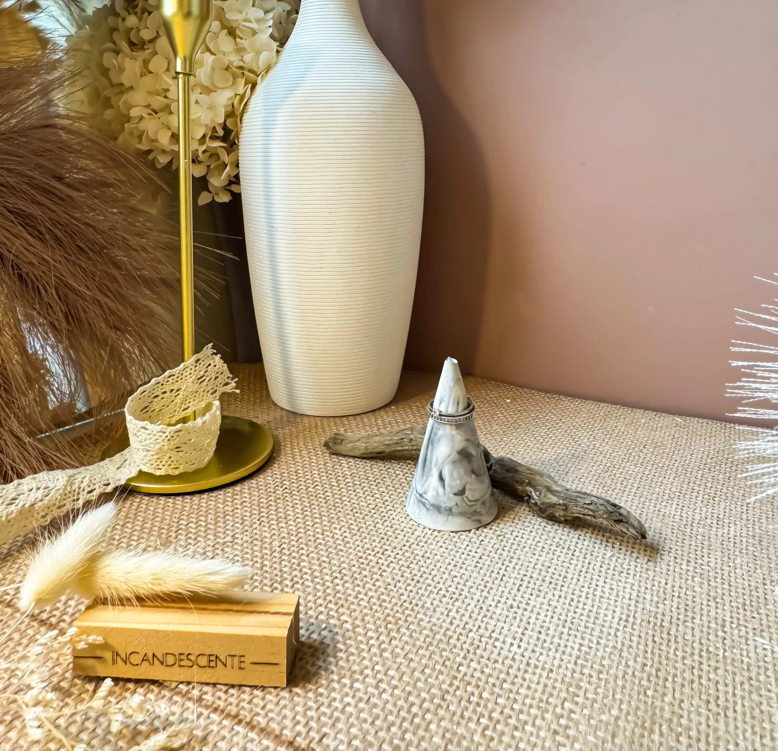 Cône support bague en plâtre