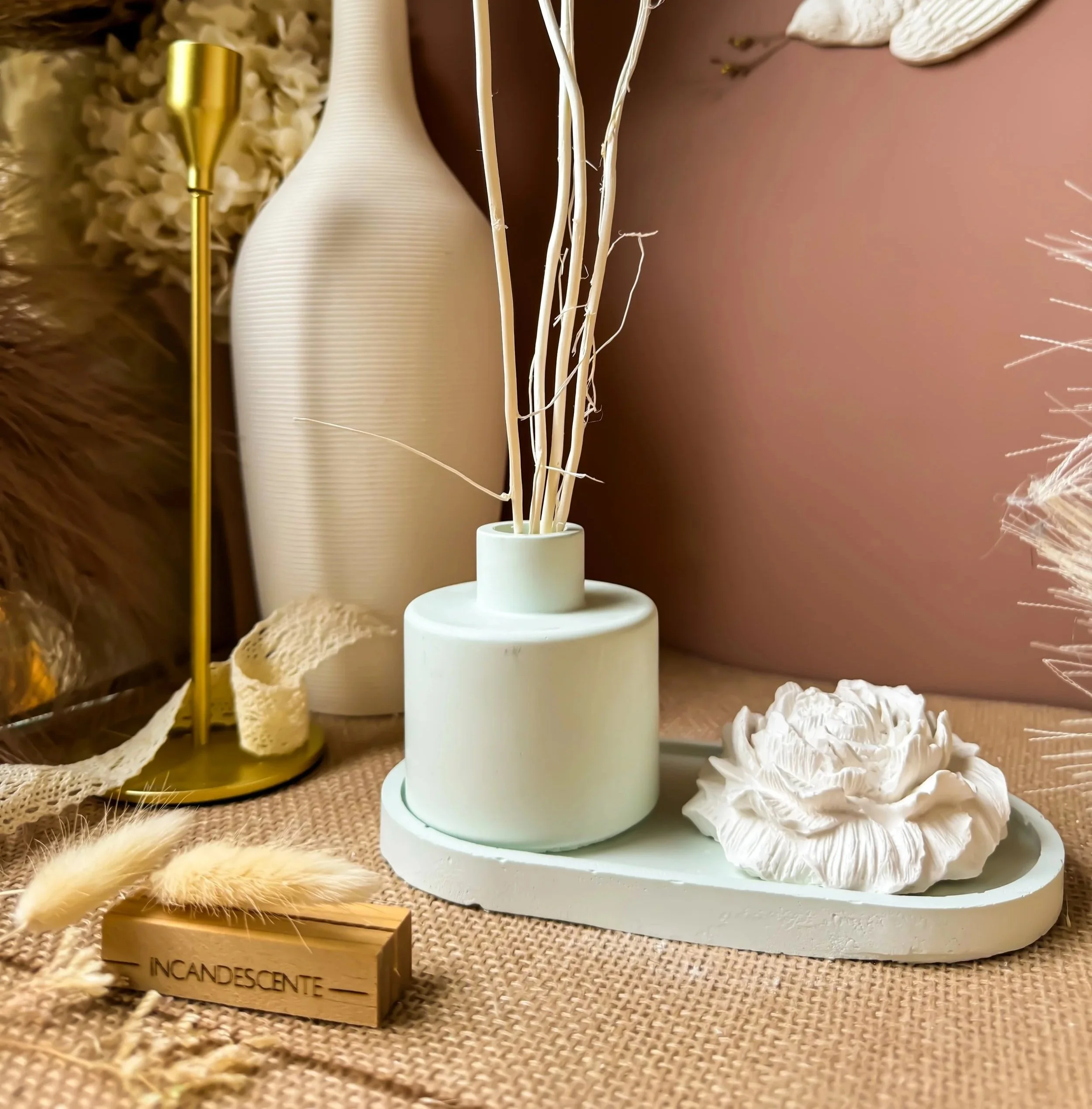 Plateau avec son vase/diffuseur et sa pivoine en plâtre