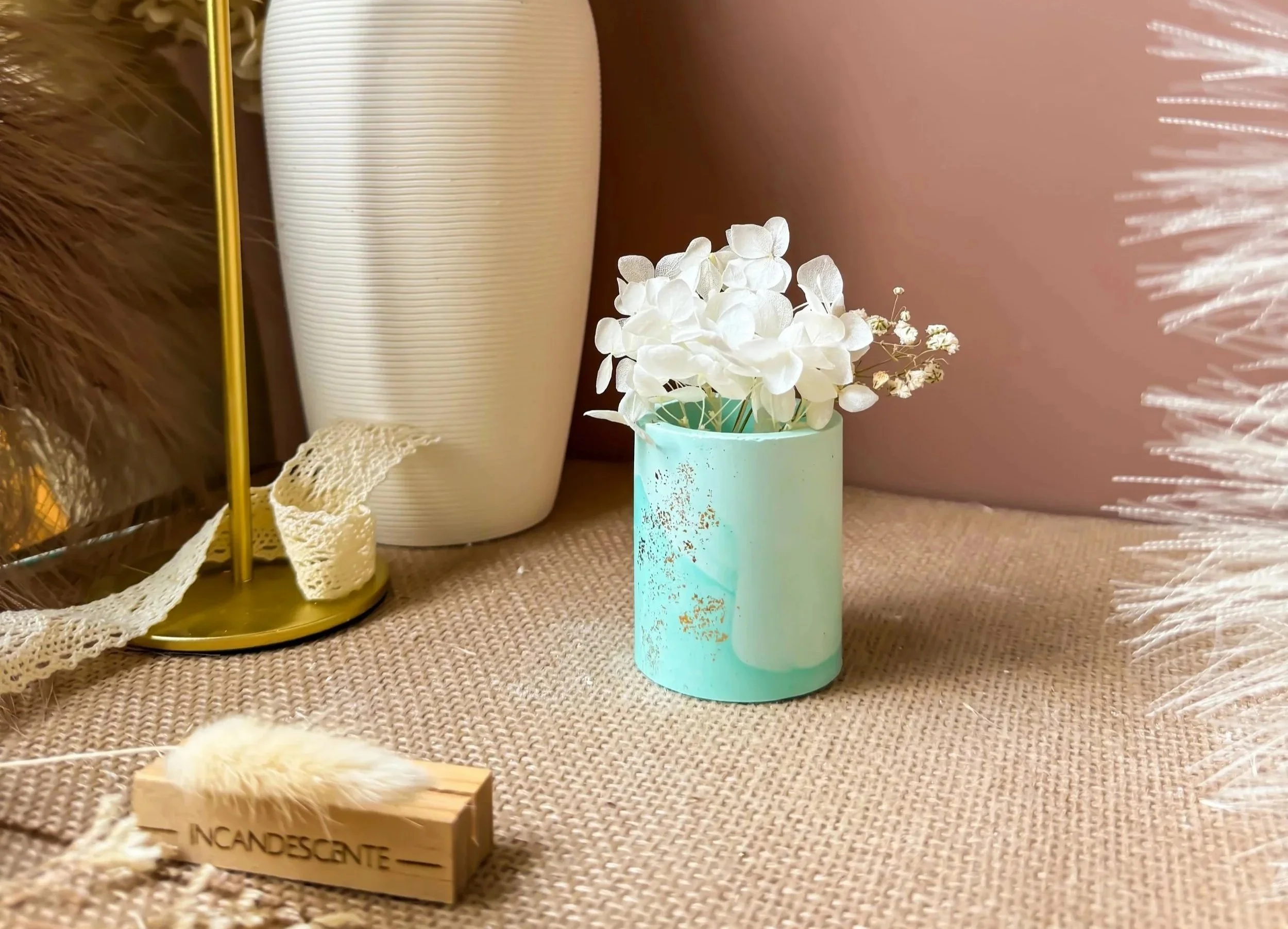 Petit pot bougie/vase pour cadeau évènement en plâtre