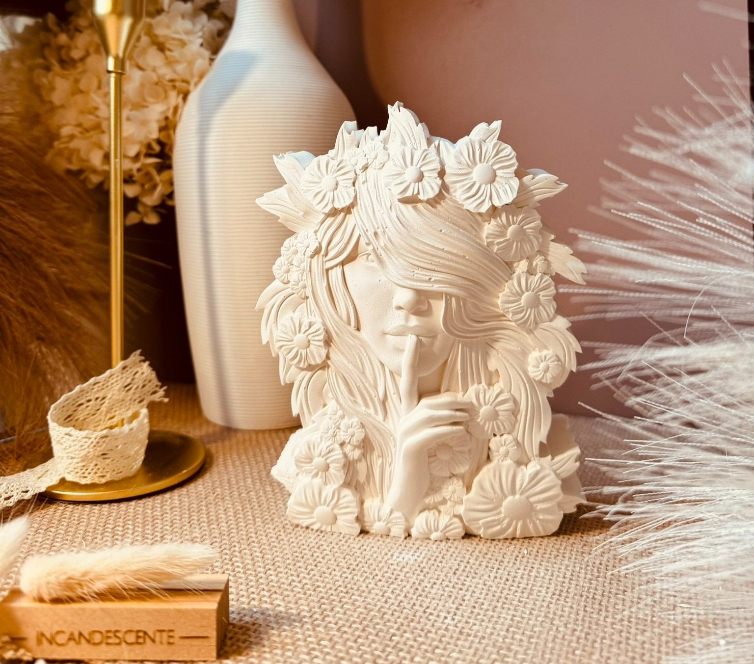 Statue visage femme en plâtre