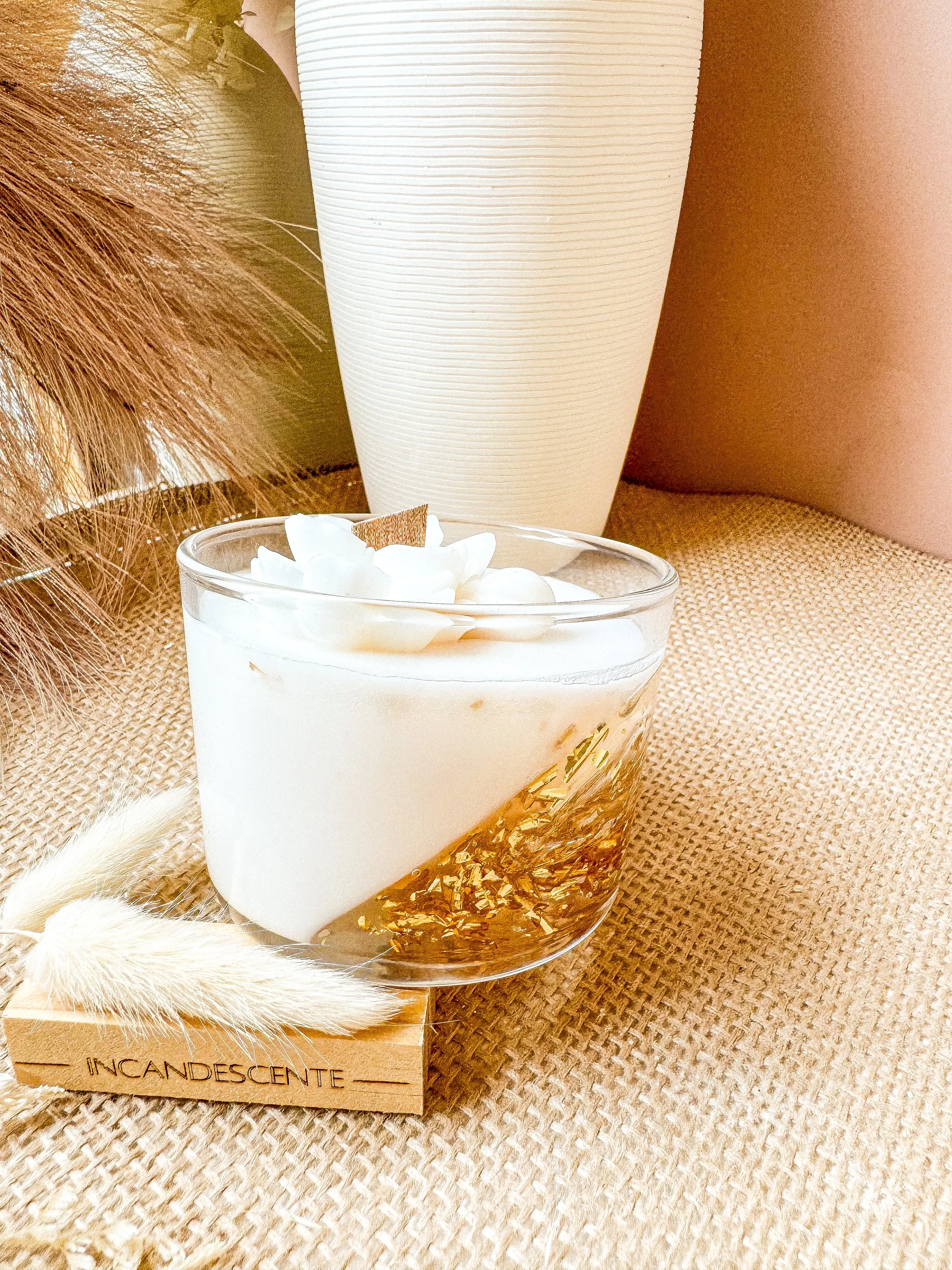 Bougie asymétrique or  et son contenant en verre