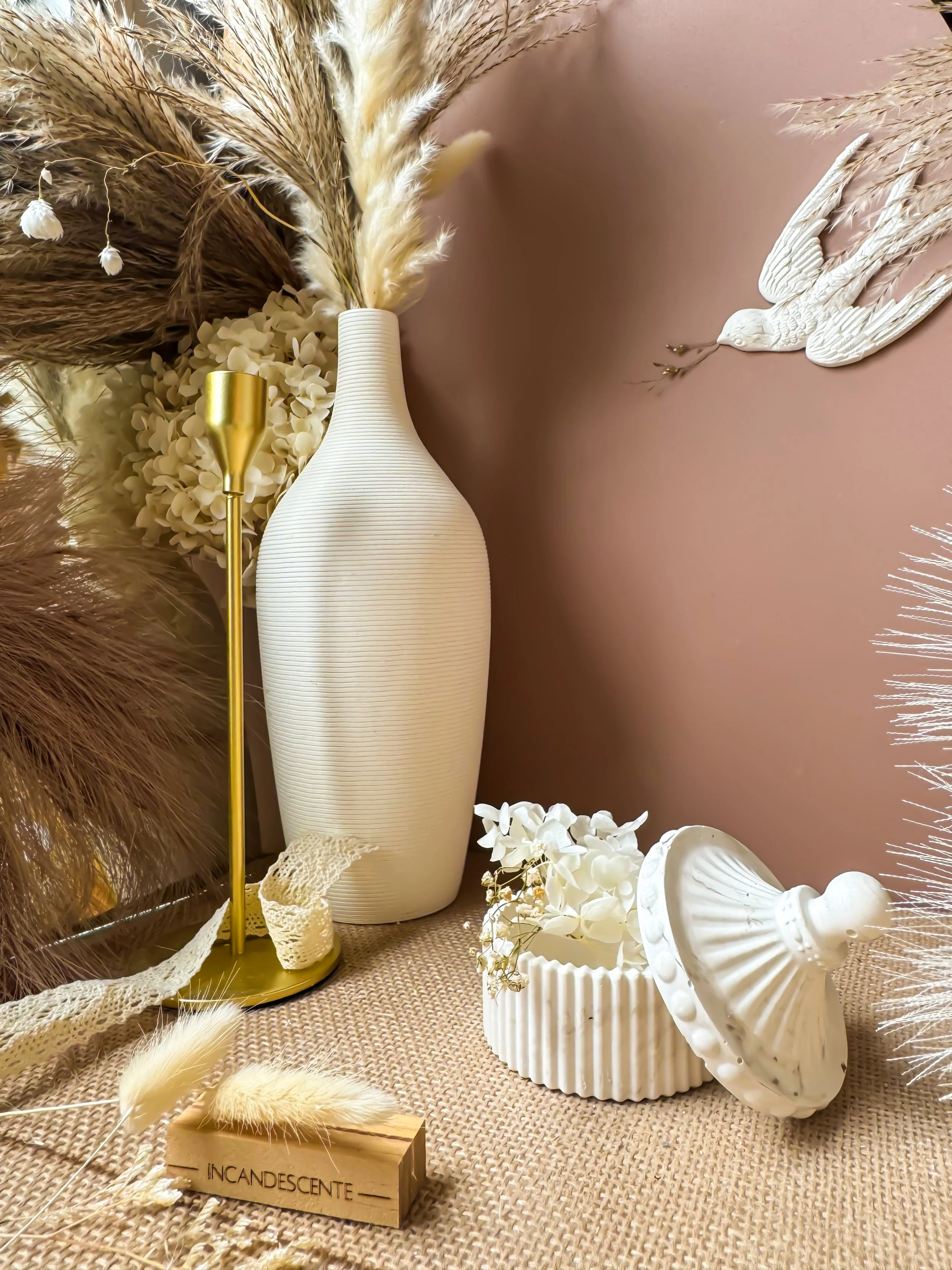 Bonbonnière ciselé avec son couvercle en plâtre