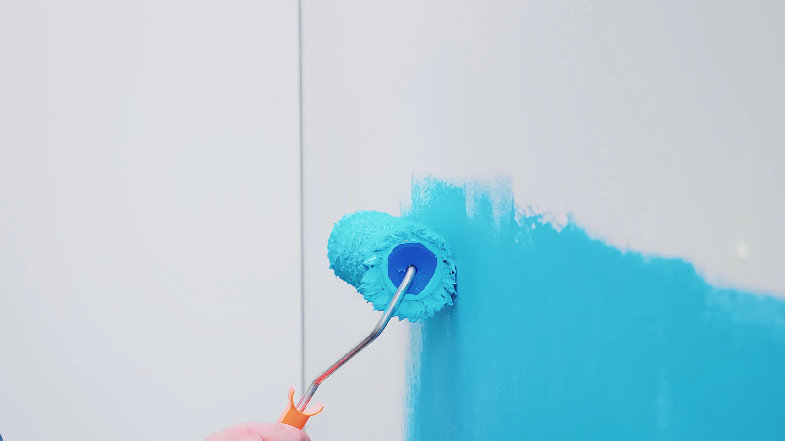 7 Garage Interior Paint Ideas That Make Spaces Look Bigger