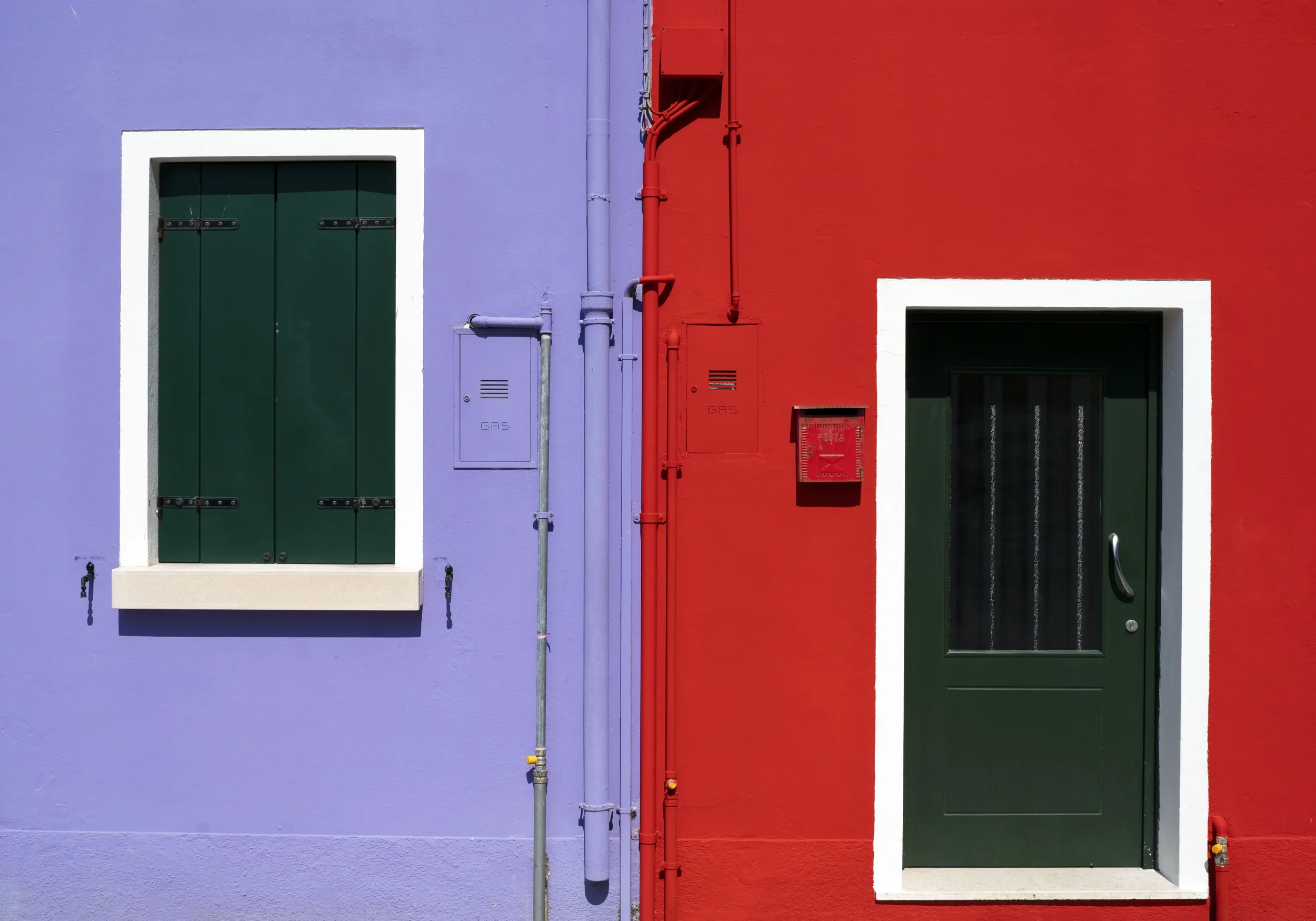 How Do You Choose the Right Front Door Paint for Your Home?