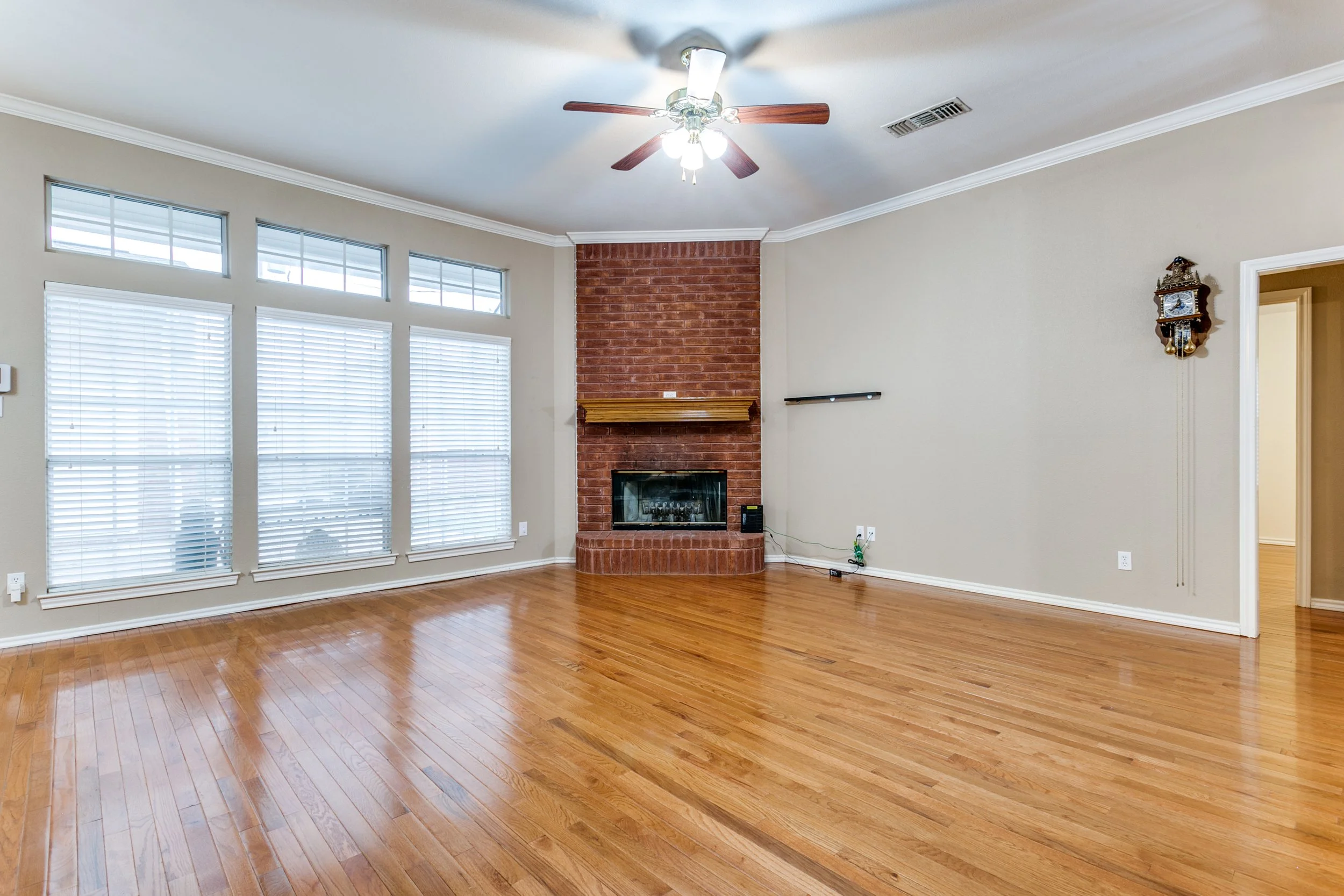 7844-hidden-oaks-dr-north-richland-hills-tx-76182-High-Res-6.jpg