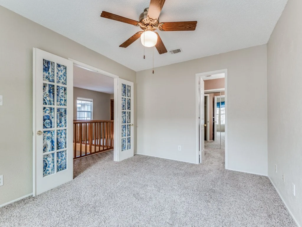 300-eagle-nest-irving-tx-75063-MLS-12.jpg
