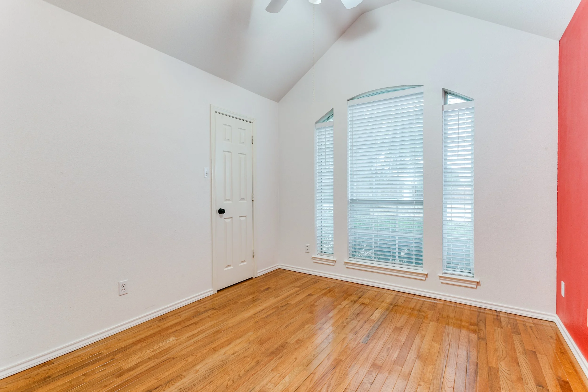 7844-hidden-oaks-dr-north-richland-hills-tx-76182-High-Res-13.jpg