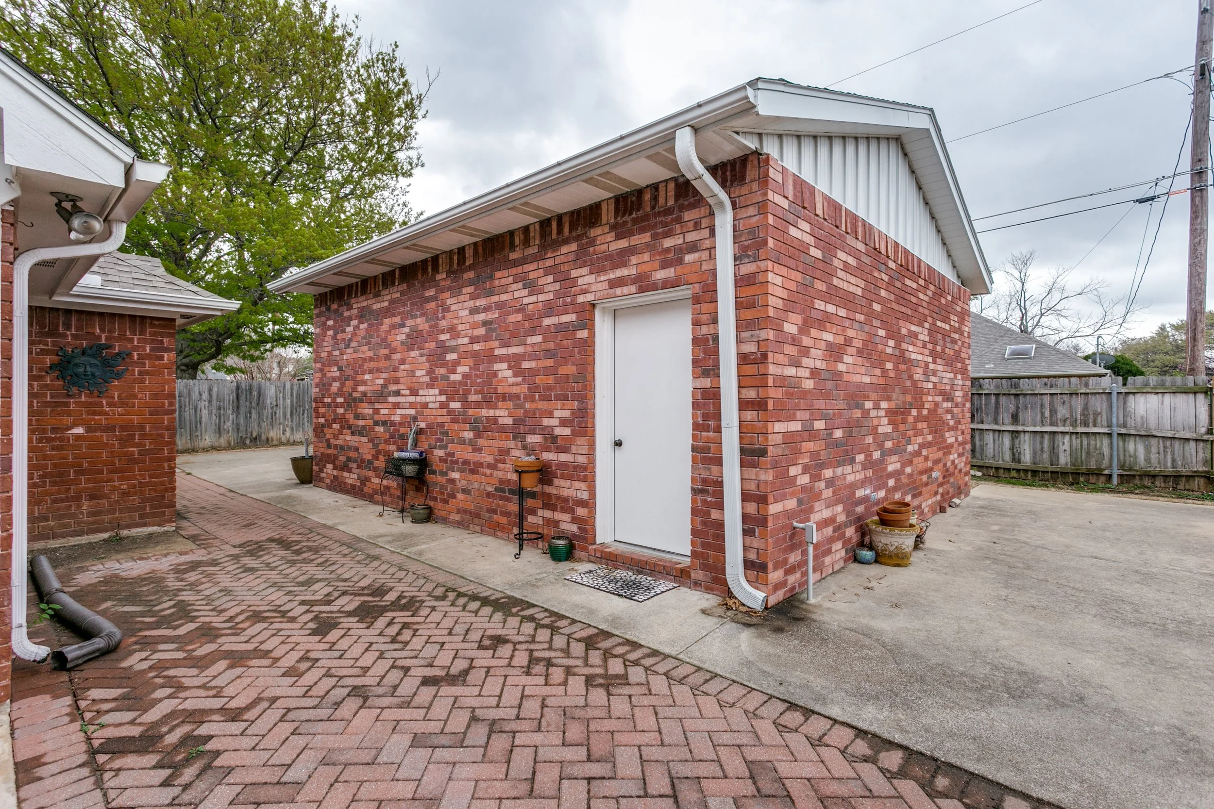 7844-hidden-oaks-dr-north-richland-hills-tx-76182-High-Res-24.jpg