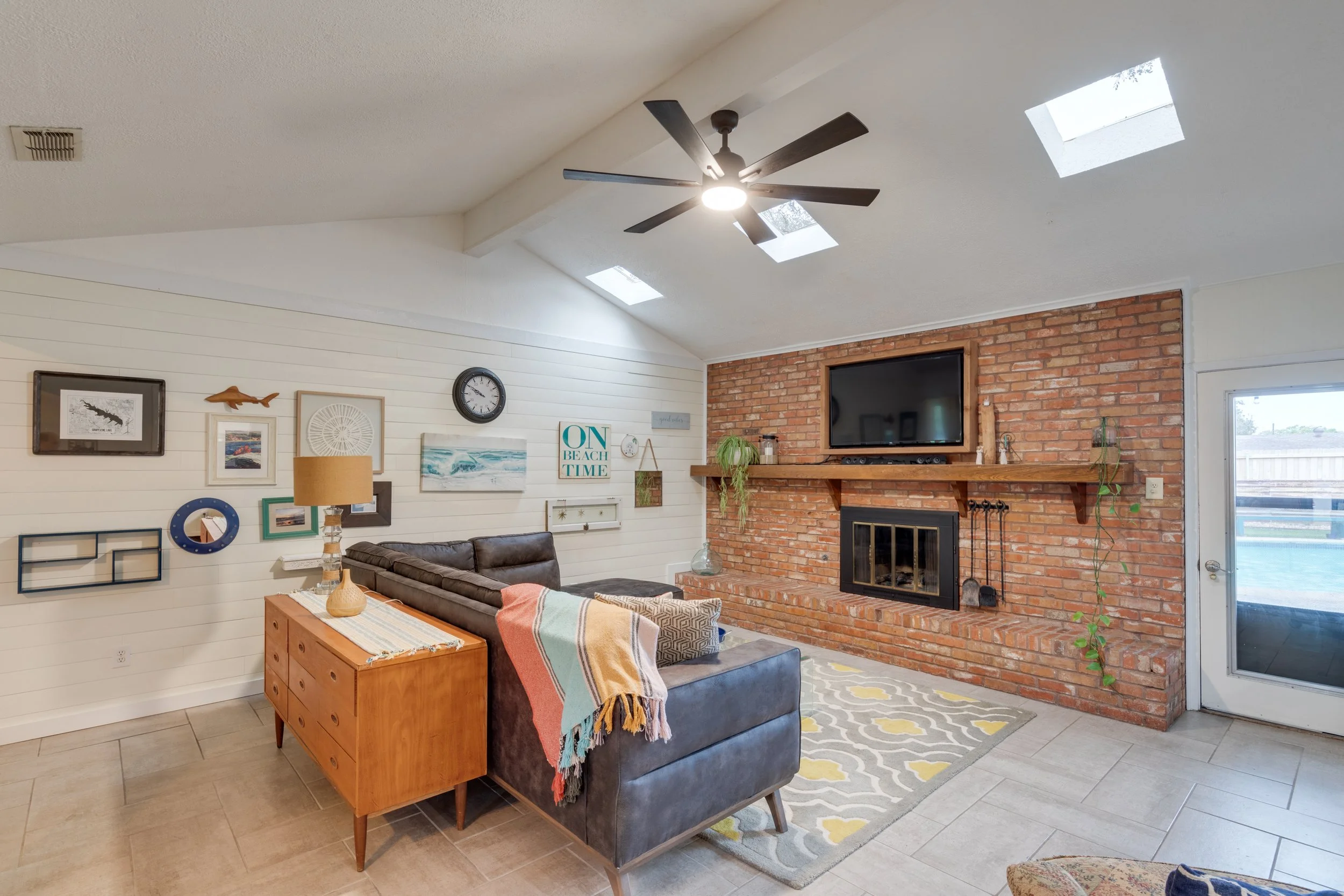 704-sandlin-dr-bedford-tx-76021-High-Res-6.jpg