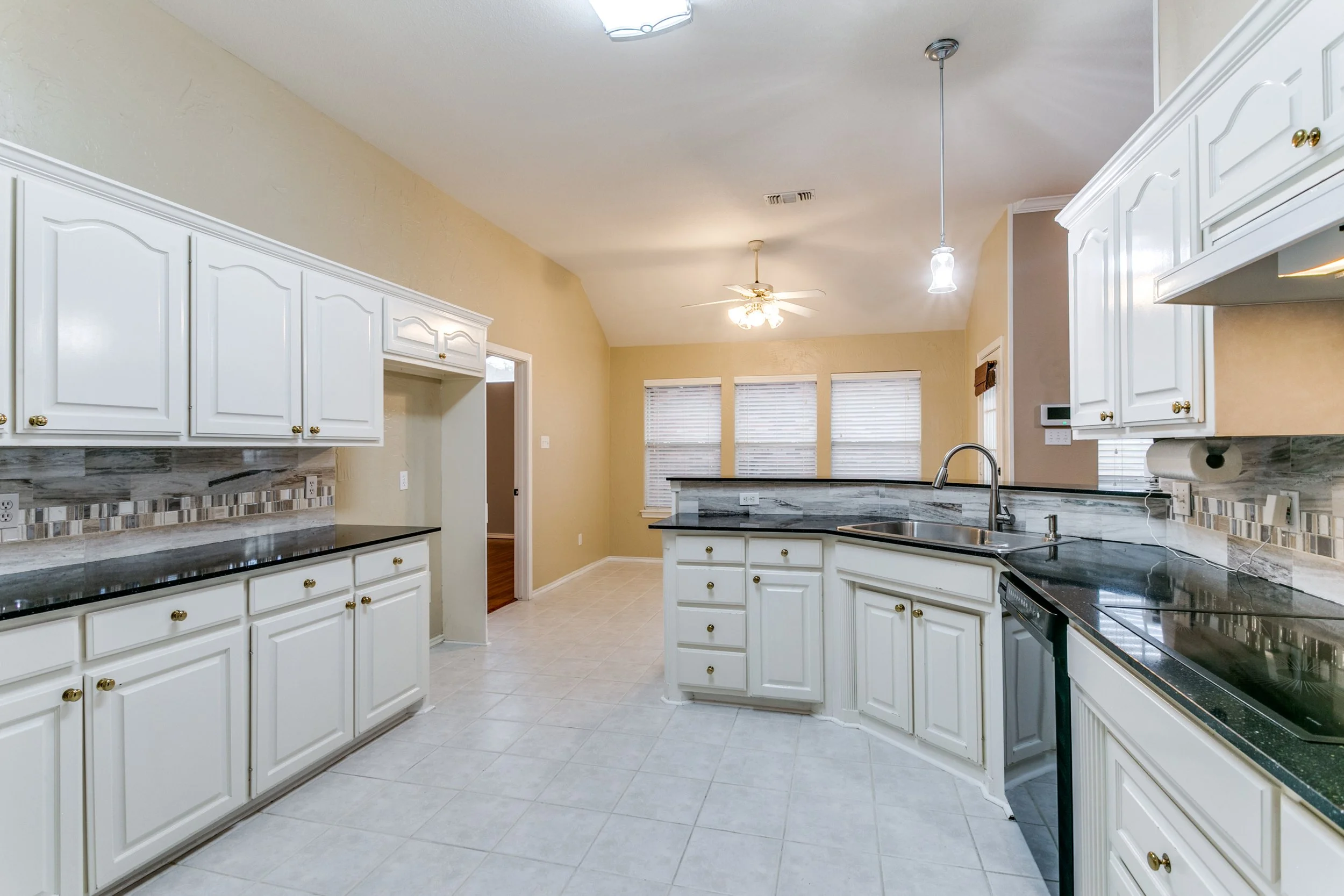 7844-hidden-oaks-dr-north-richland-hills-tx-76182-High-Res-10.jpg