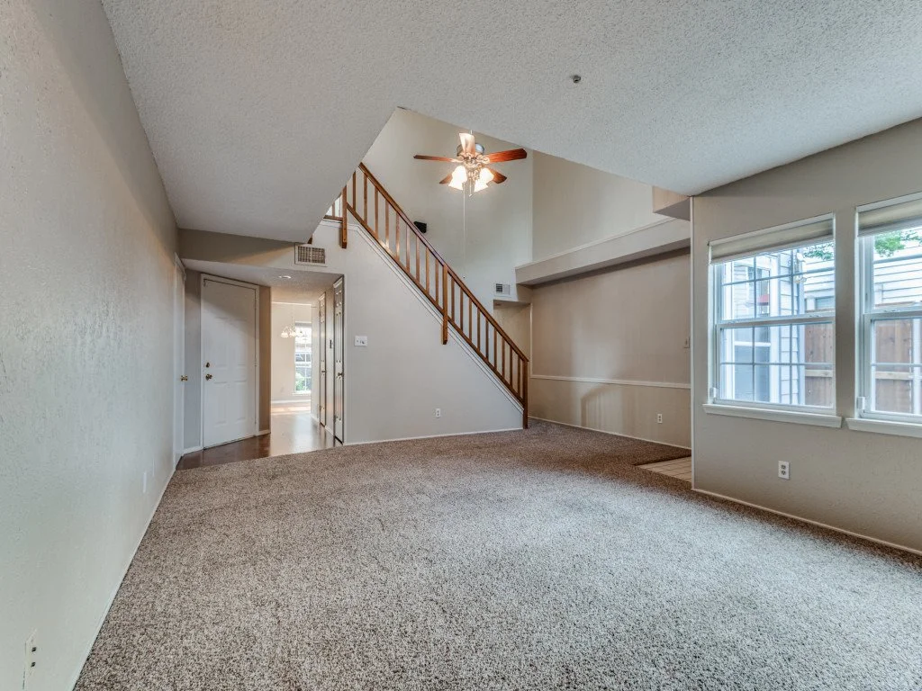 300-eagle-nest-irving-tx-75063-MLS-8.jpg