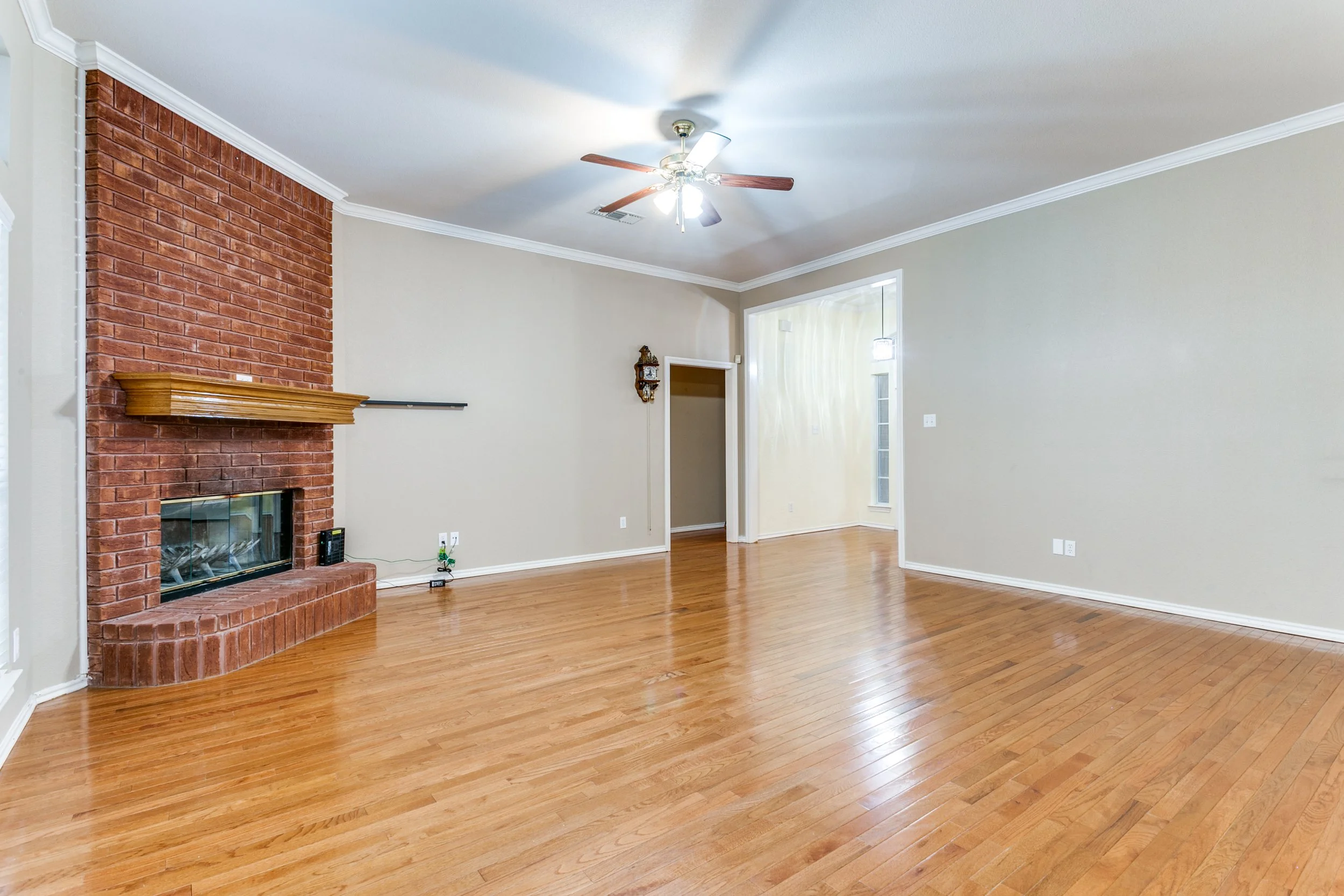 7844-hidden-oaks-dr-north-richland-hills-tx-76182-High-Res-5.jpg