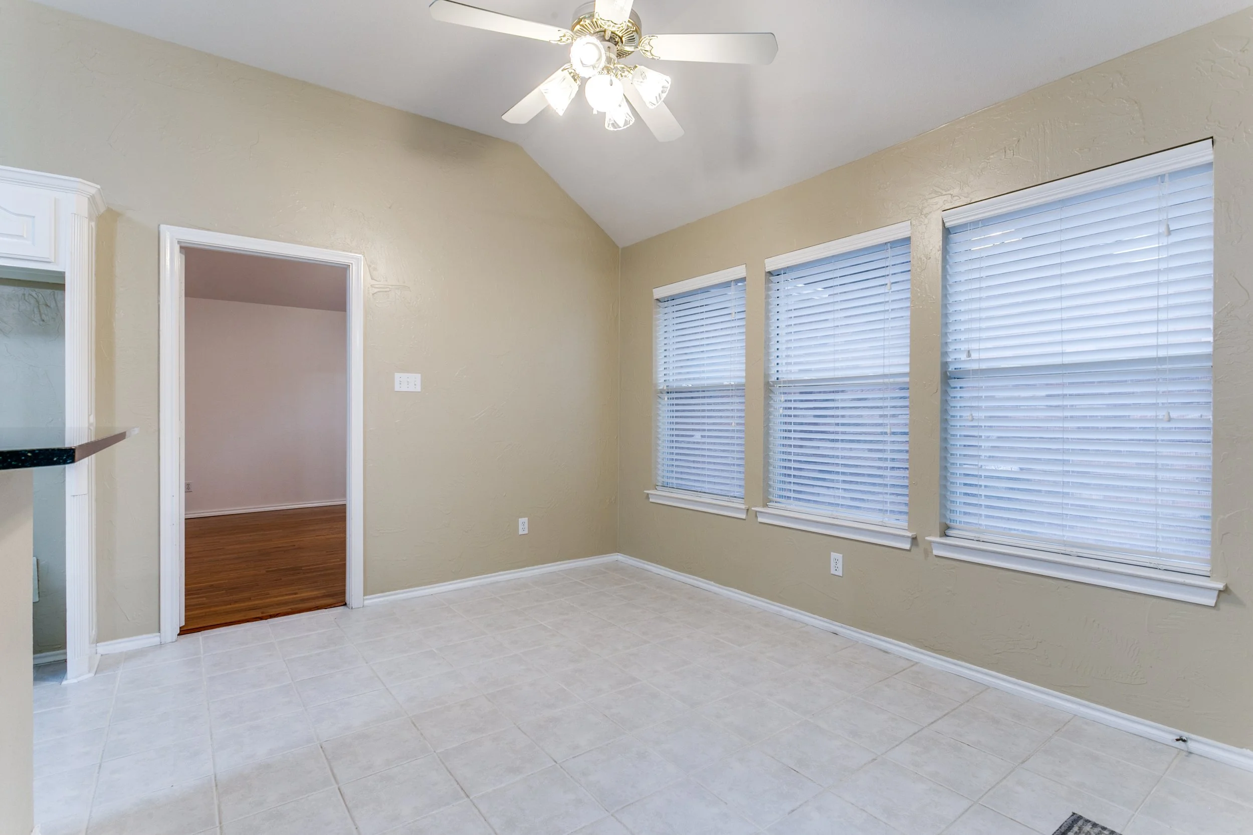 7844-hidden-oaks-dr-north-richland-hills-tx-76182-High-Res-8.jpg