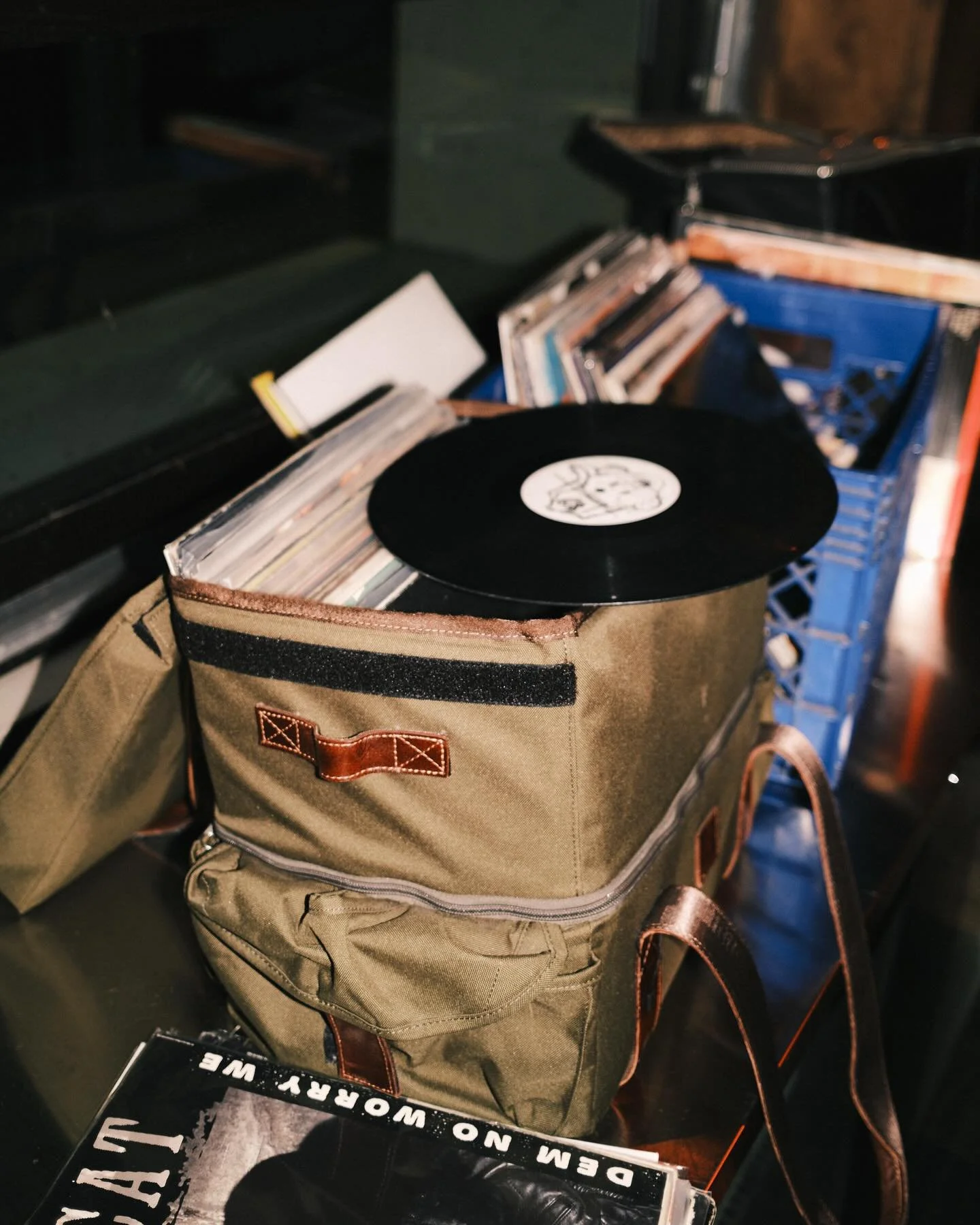 vinyl saturday 💿

doors open 4p + vinyl night 10p